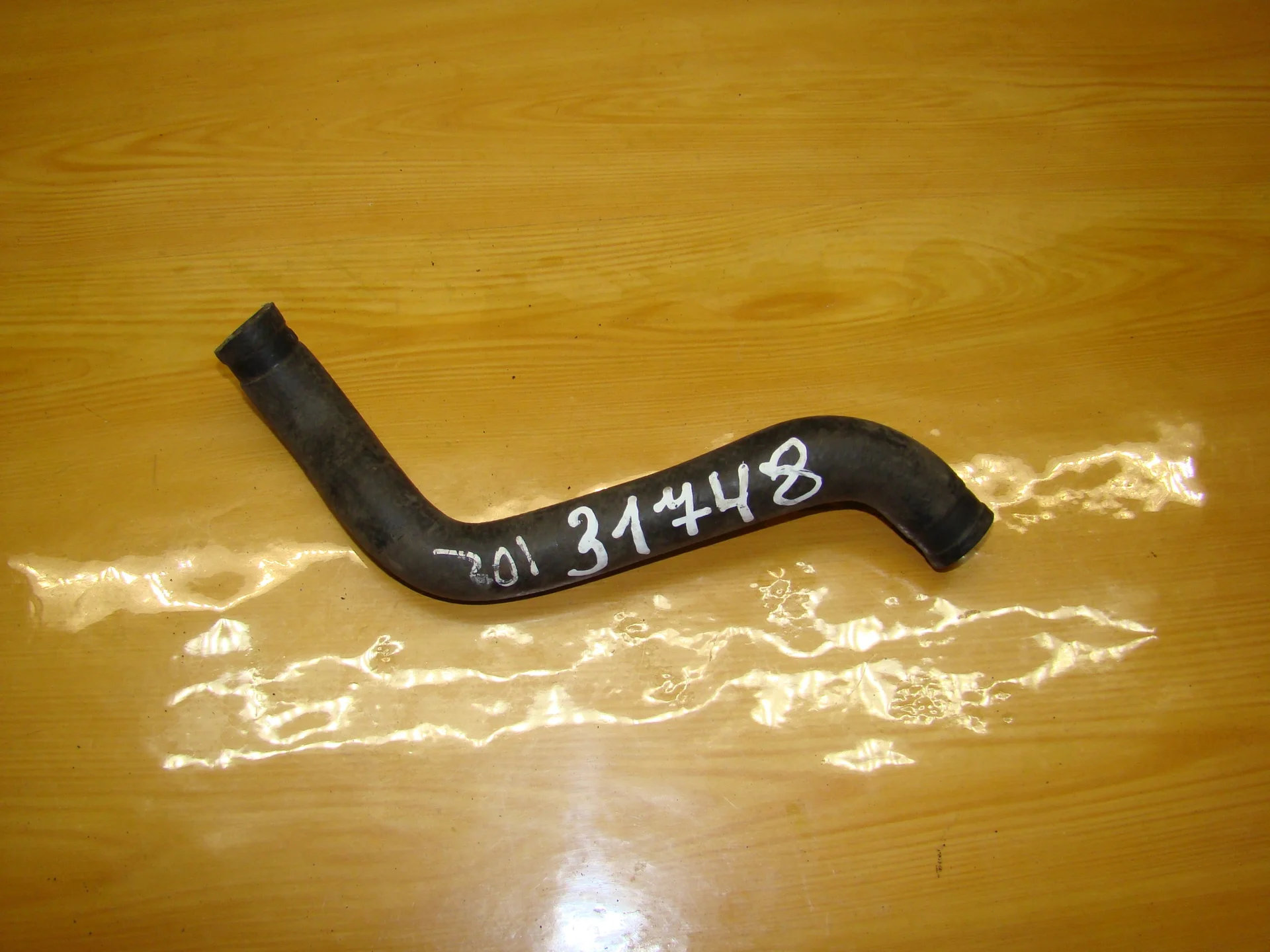 Патрубок отопителя Mercedes-Benz W124 A1248325894 - изображение 1
