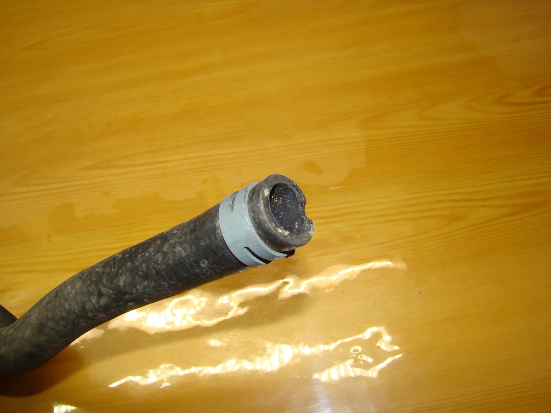 Патрубок отопителя Mercedes-Benz W211  A2118301196 - миниатюра 2
