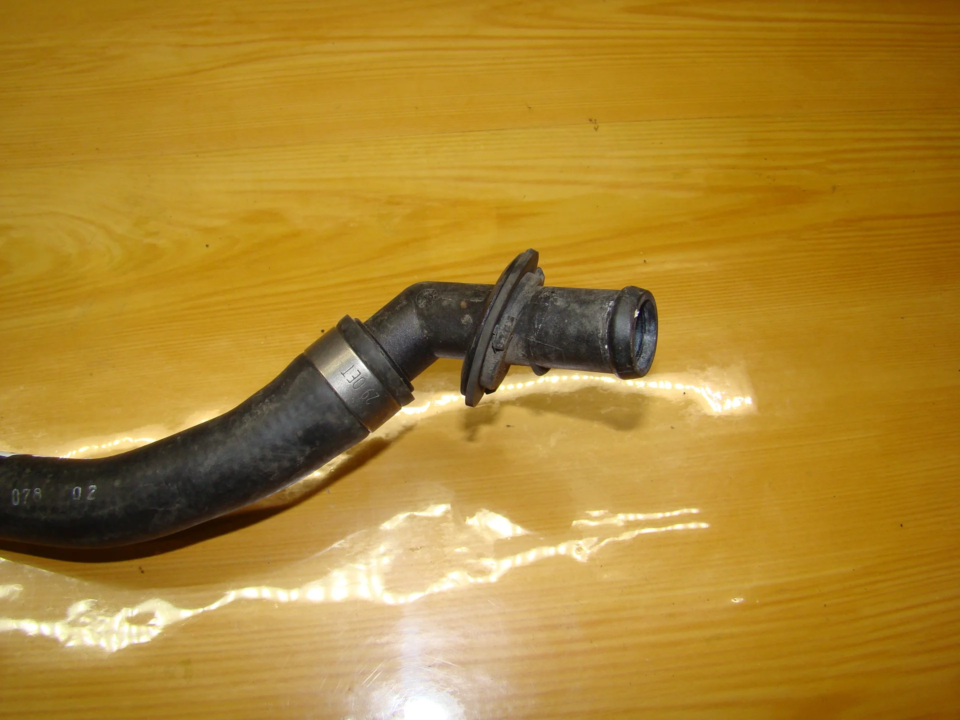 Патрубок отопителя Mercedes-Benz W211  A2118301196 - миниатюра 4