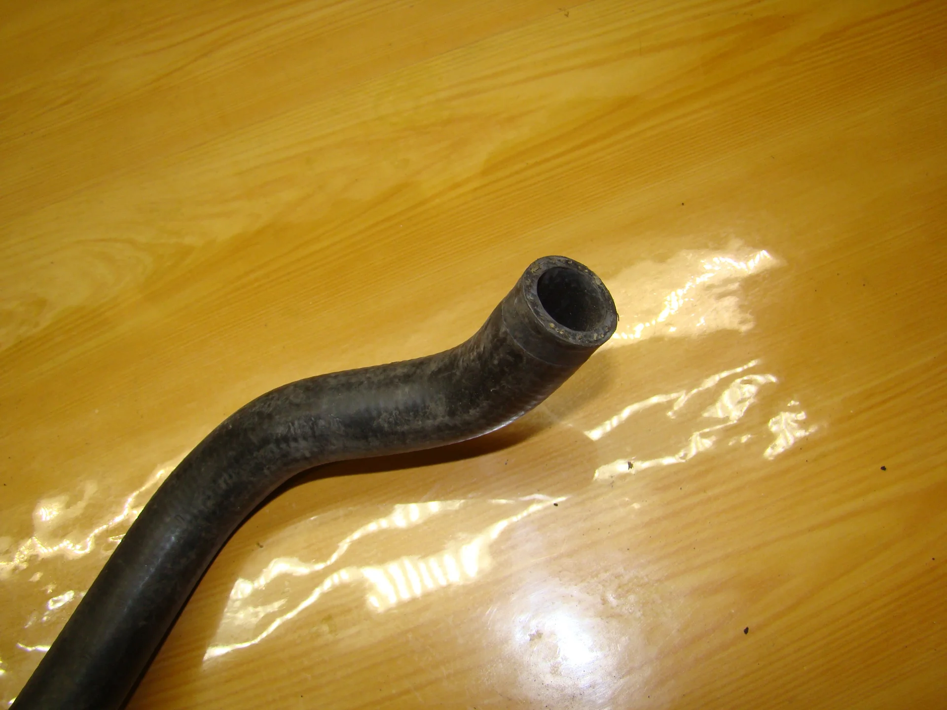 Патрубок отопителя Mercedes-Benz W202 A2028321194 - миниатюра 2