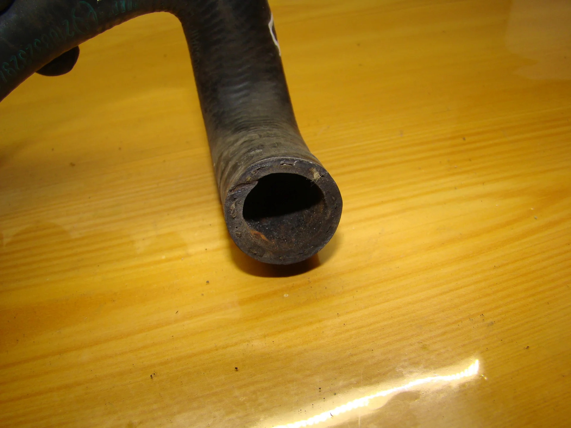 Патрубок отопителя Mercedes-Benz W210 A2108323294 - миниатюра 2