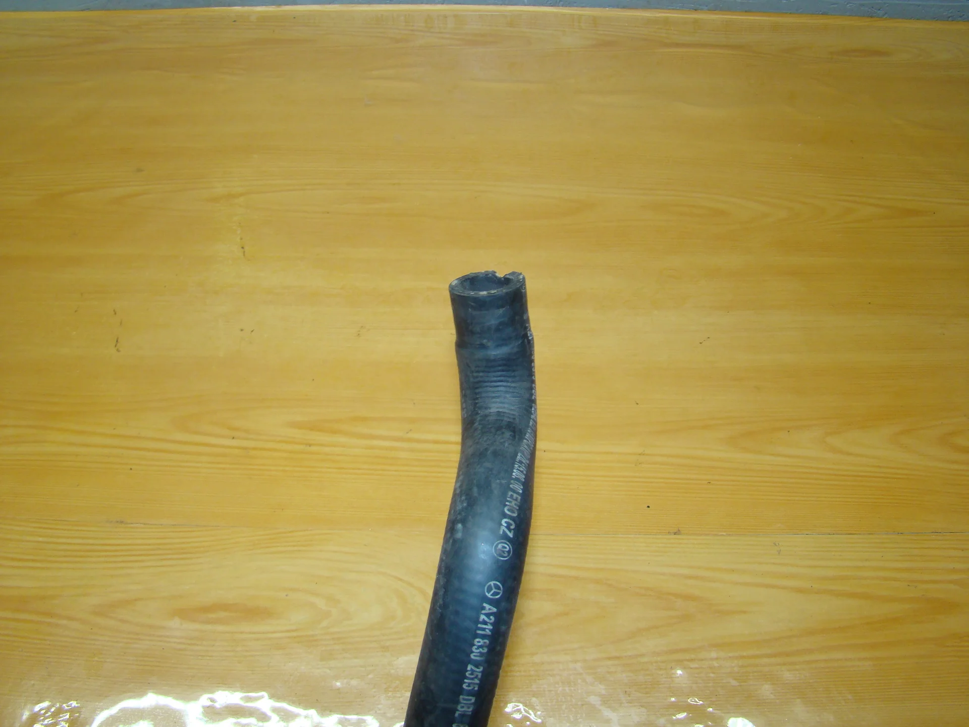 Патрубок отопителя Mercedes-Benz W211 A2118302515 - миниатюра 3