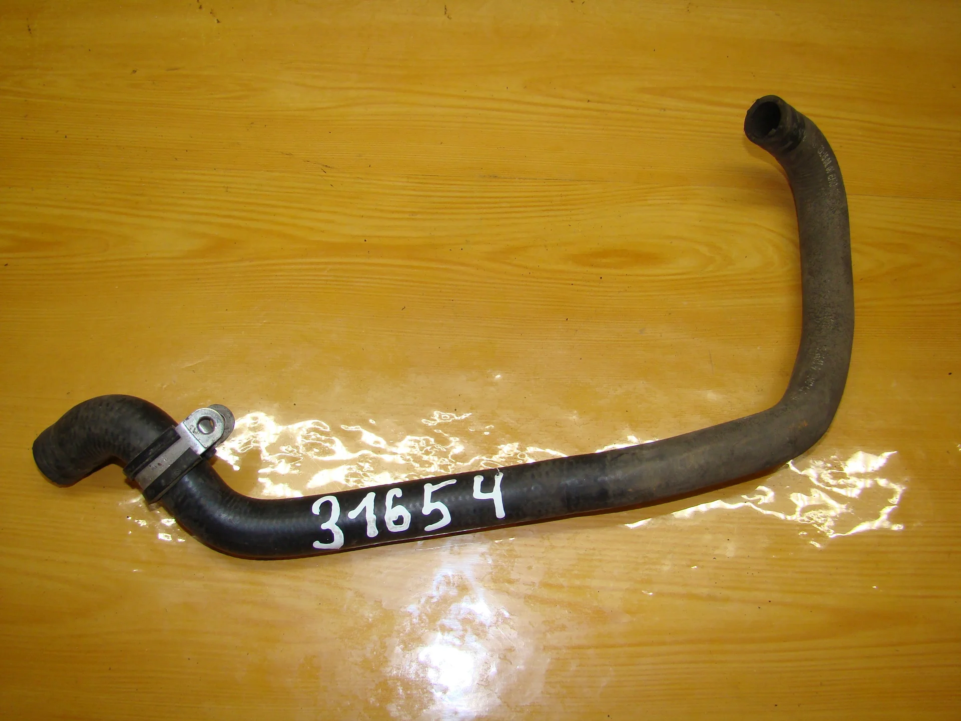Патрубок отопителя Mercedes-Benz W211 A2118302515 - изображение 1