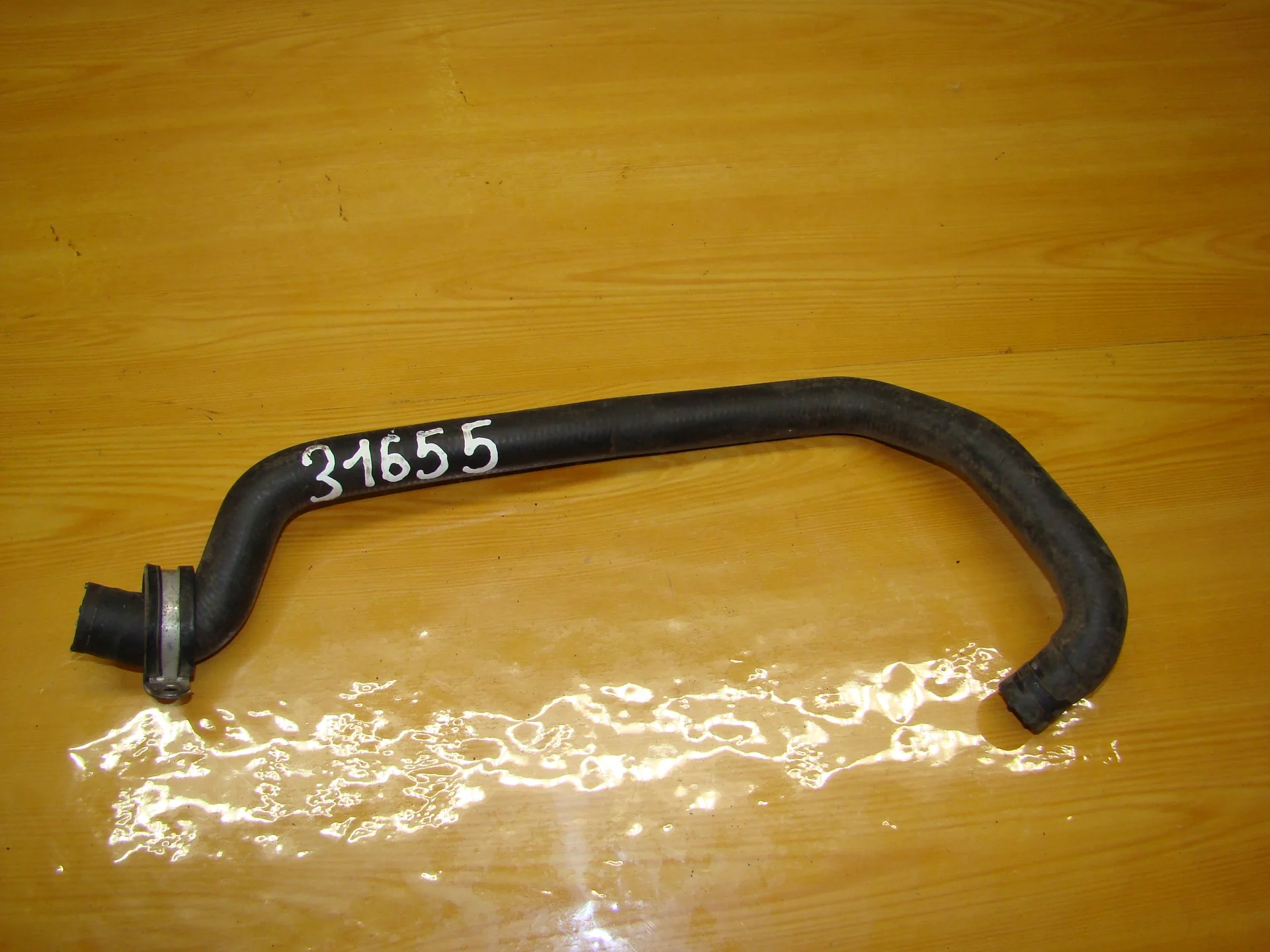Патрубок отопителя Mercedes-Benz W211 A2118302515 - изображение 1