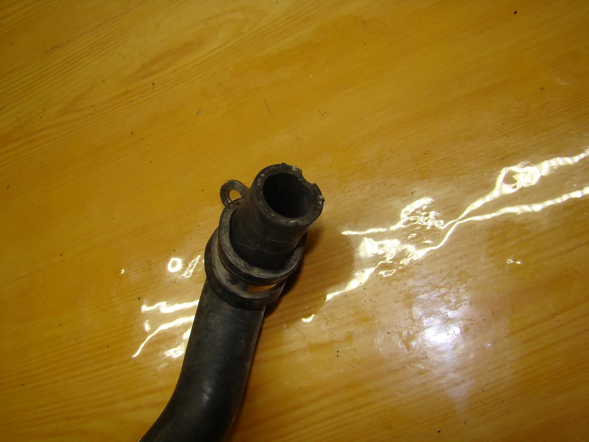 Патрубок отопителя Mercedes-Benz W211 A2118302515 - миниатюра 3