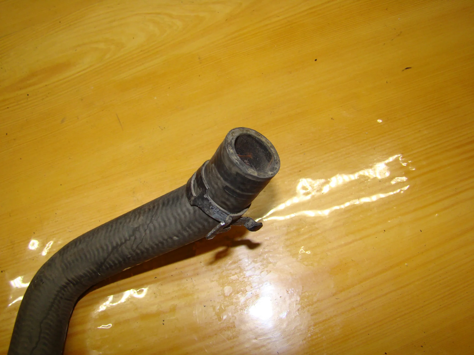 Патрубок отопителя Mercedes-Benz W210 111 A2108320594 - миниатюра 2