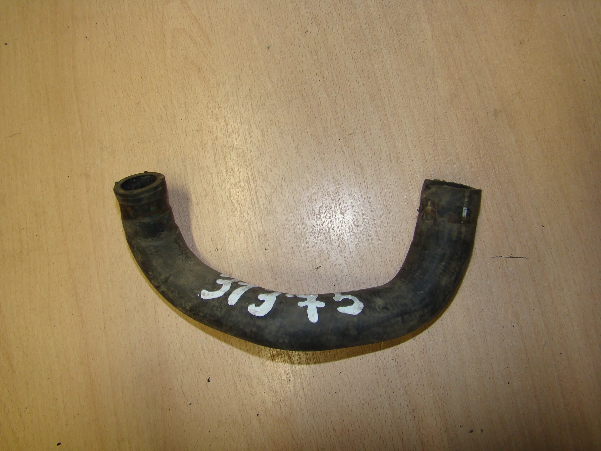 Патрубок отопителя Mercedes-Benz W639 A6398322023 - изображение 1