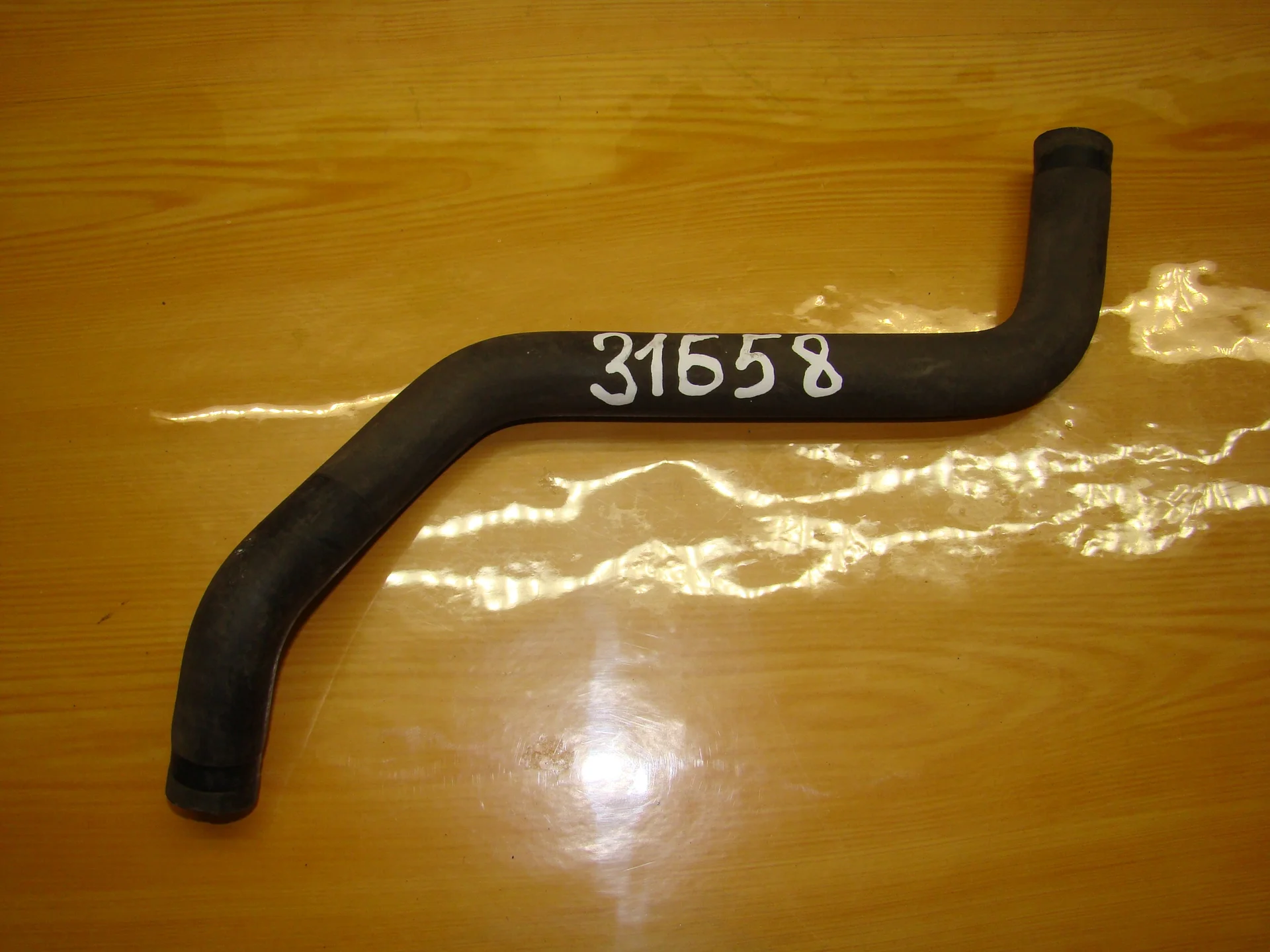 Патрубок отопителя Mercedes-Benz W202 A2028321194 - изображение 1