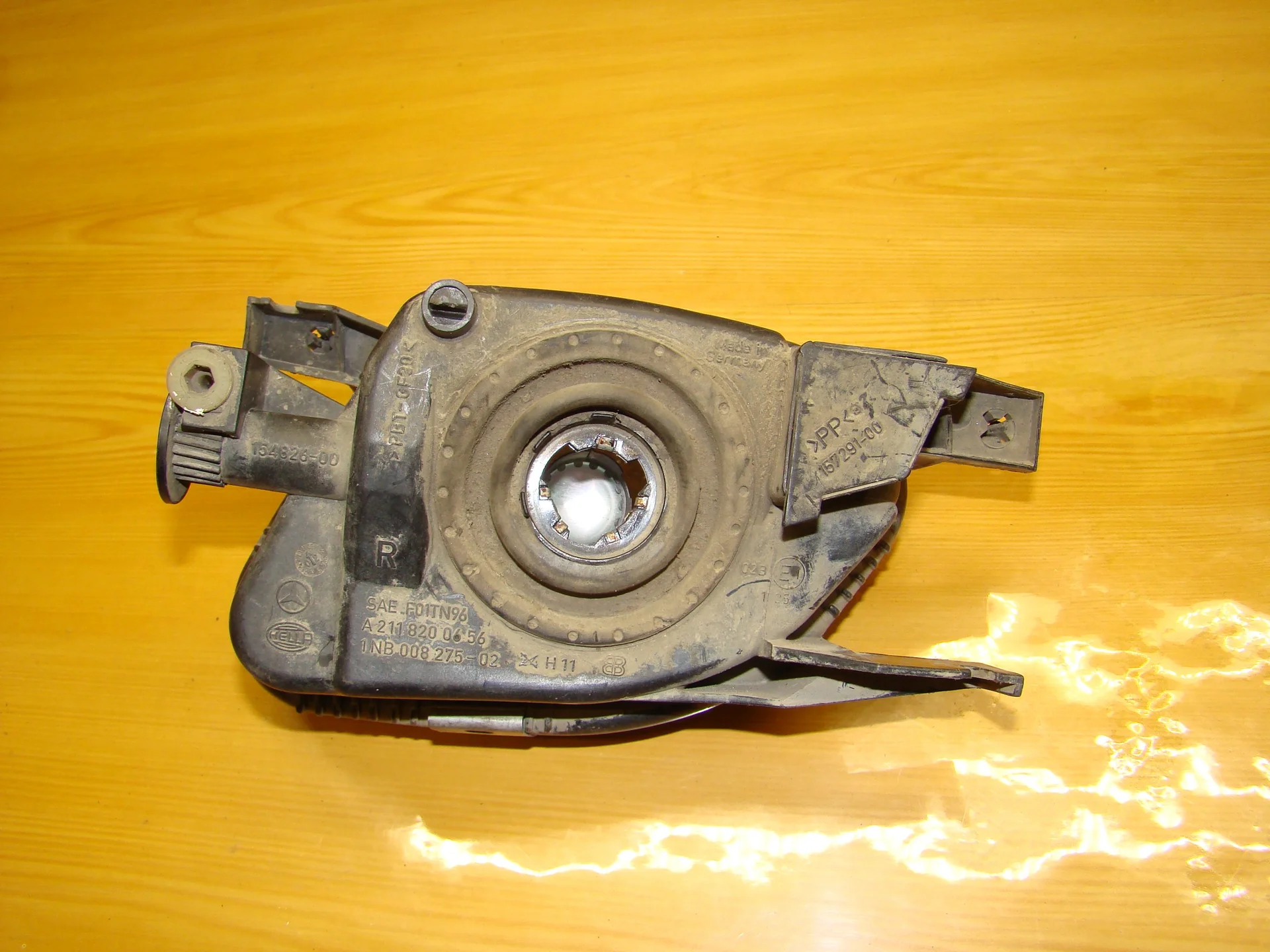 Противотуманная фара правая Mercedes-Benz W211 A2118200656 - миниатюра 2