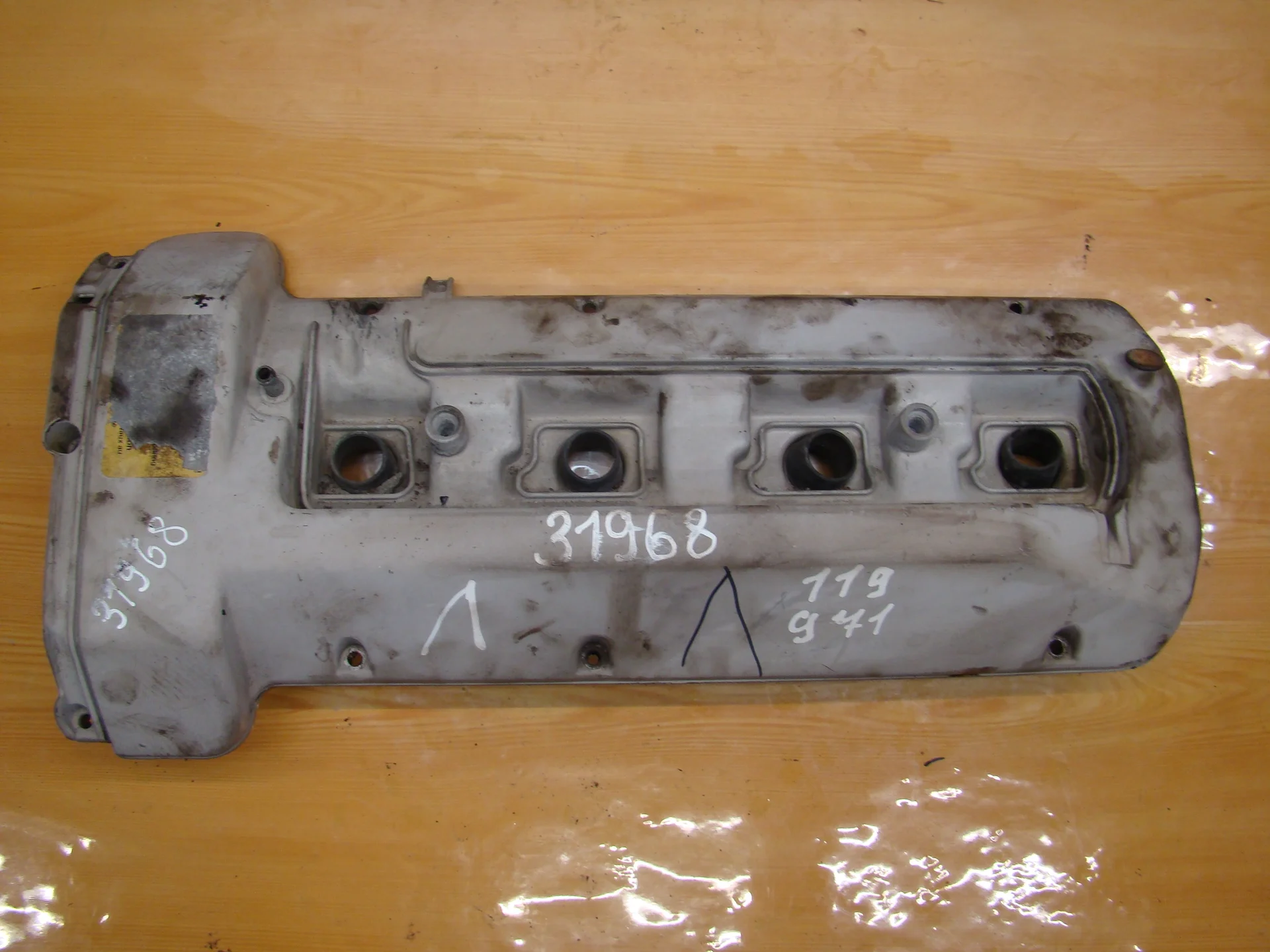 Крышка клапанная левая Mercedes-Benz W140 119 A1190160605 - изображение 1
