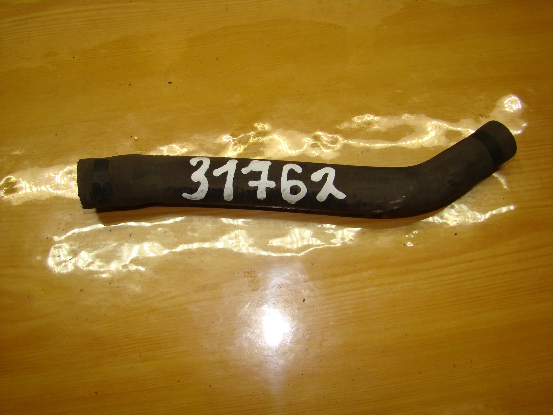 Патрубок отопителя Mercedes-Benz W202 A2028321494 - изображение 1