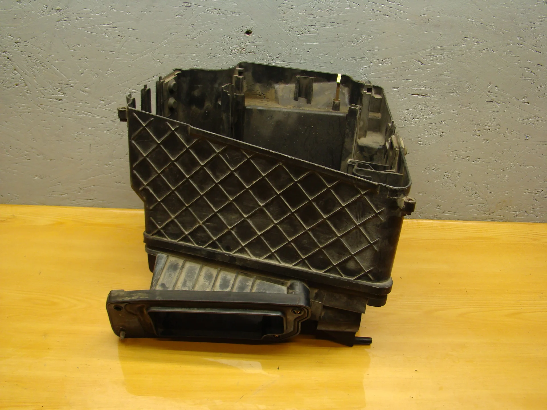 Корпус блока предохранителей Mercedes-Benz W210 A2105400924 - миниатюра 2