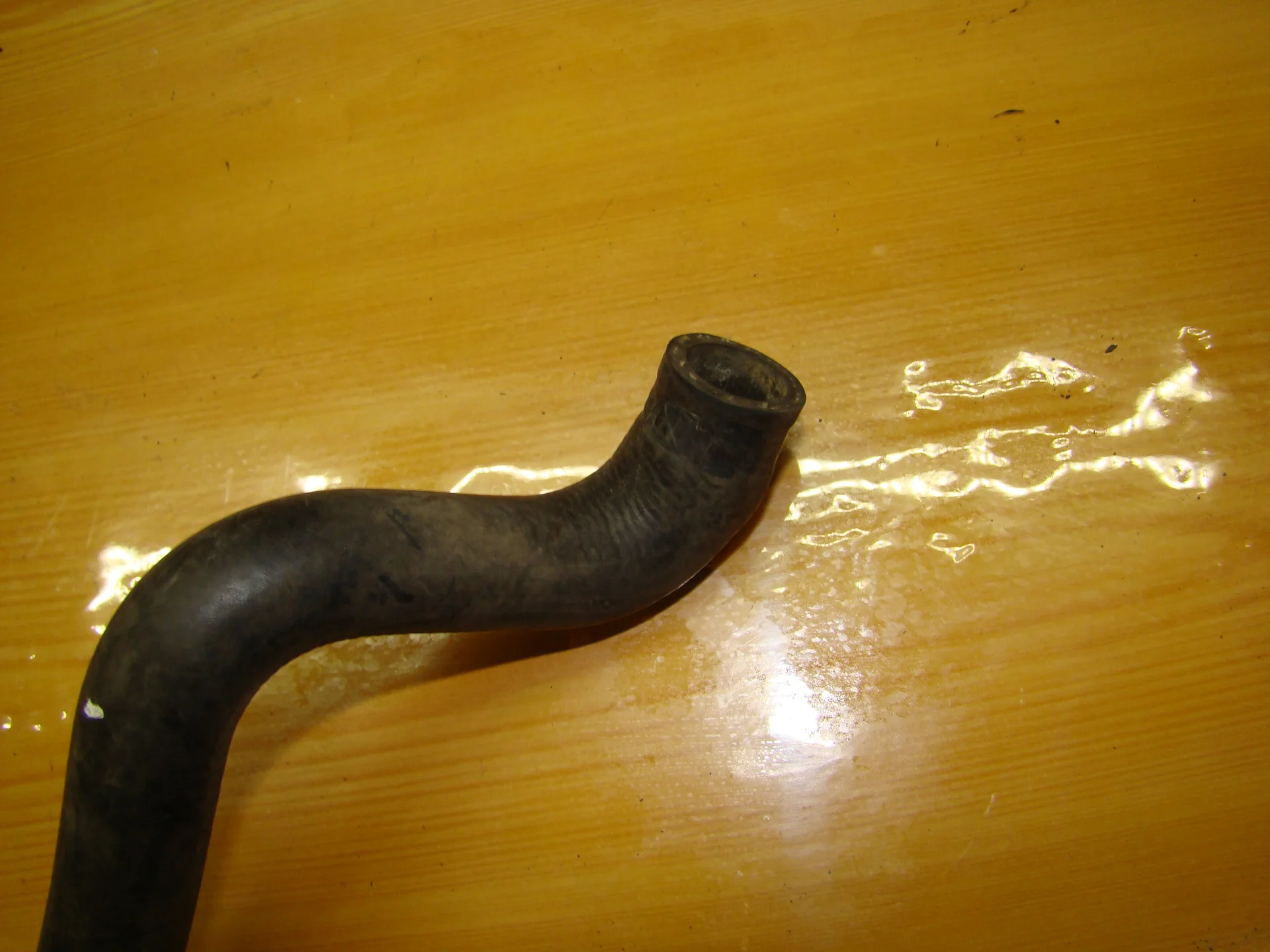 Патрубок отопителя Mercedes-Benz W124 A1248322894 - миниатюра 2