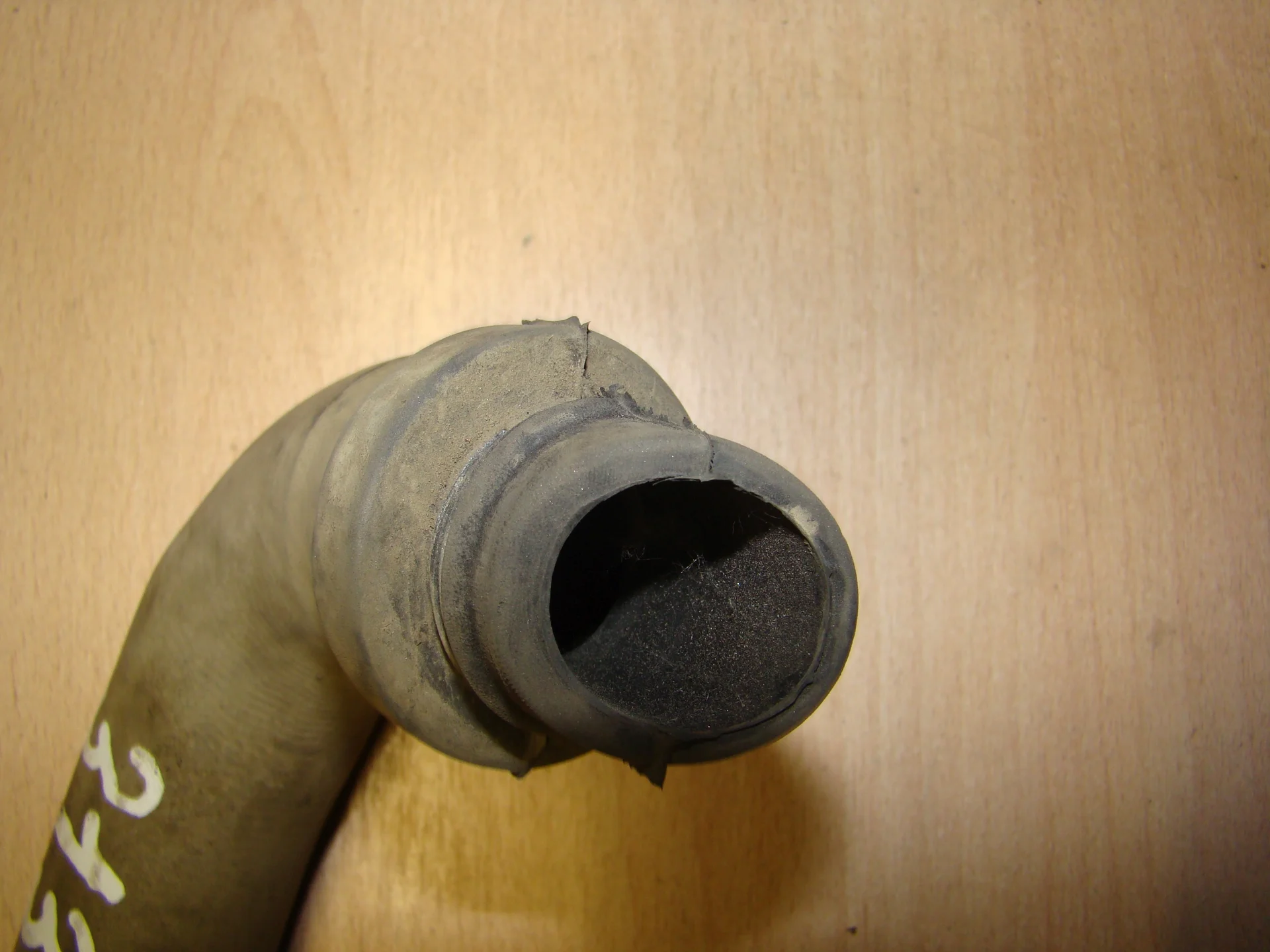 Патрубок отопителя Mercedes-Benz C215 113 A2155060134 - миниатюра 3