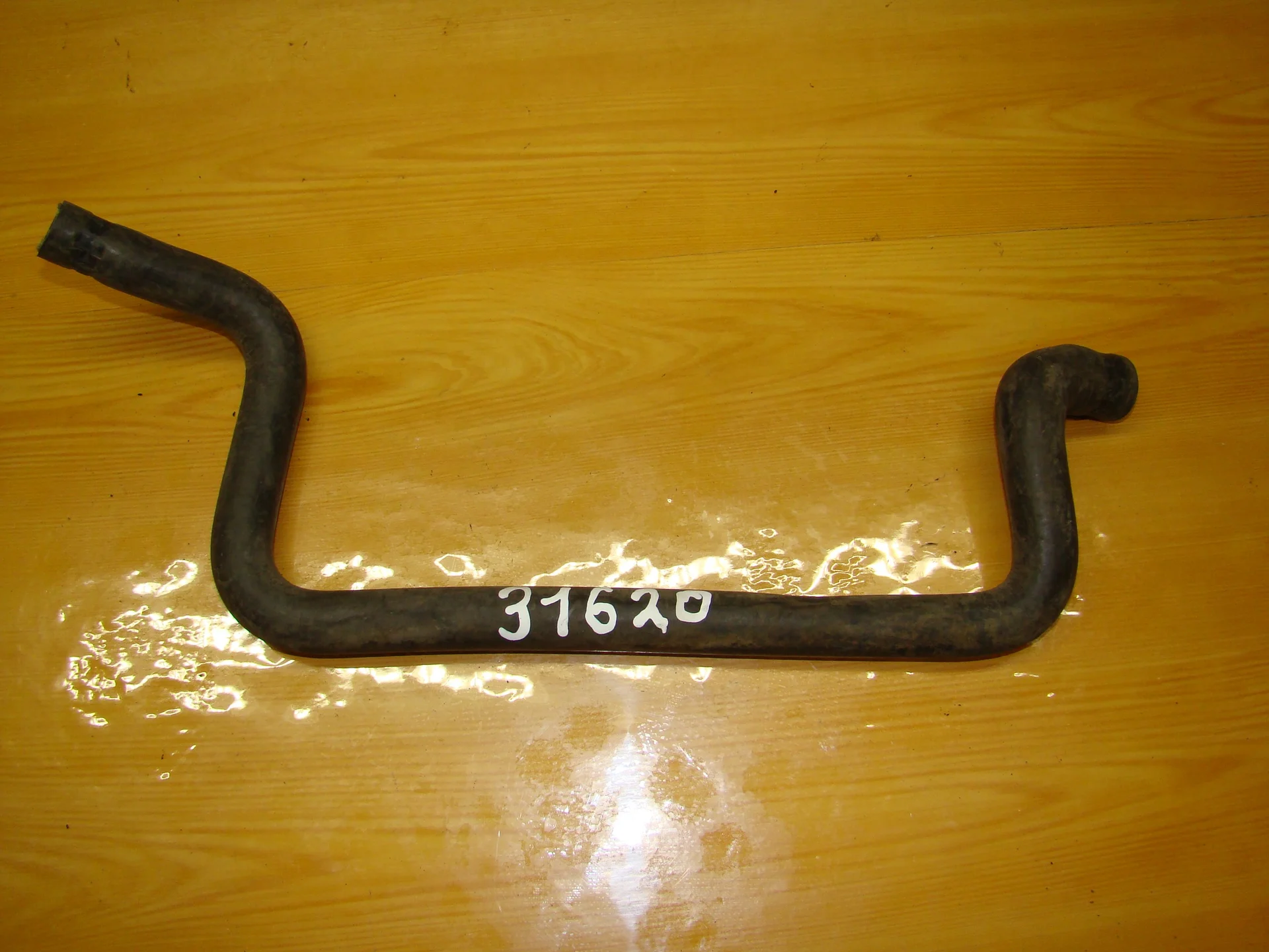 Патрубок отопителя Mercedes-Benz W124 A1248322794 - изображение 1