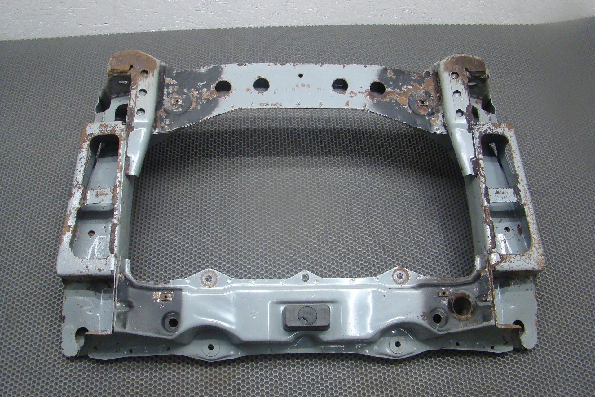 Балка подмоторная (подрамник) Mercedes-Benz W210 112 A2106200587 - миниатюра 6