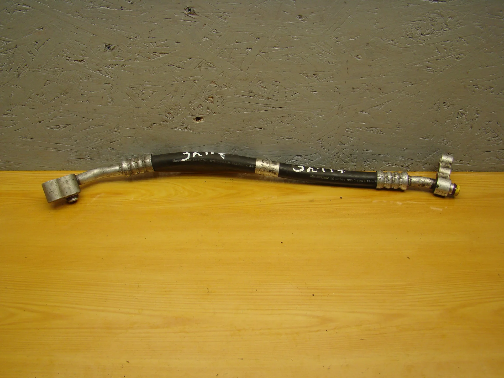 Трубка кондиционера Mercedes-Benz W211 A2118301315 - изображение 1