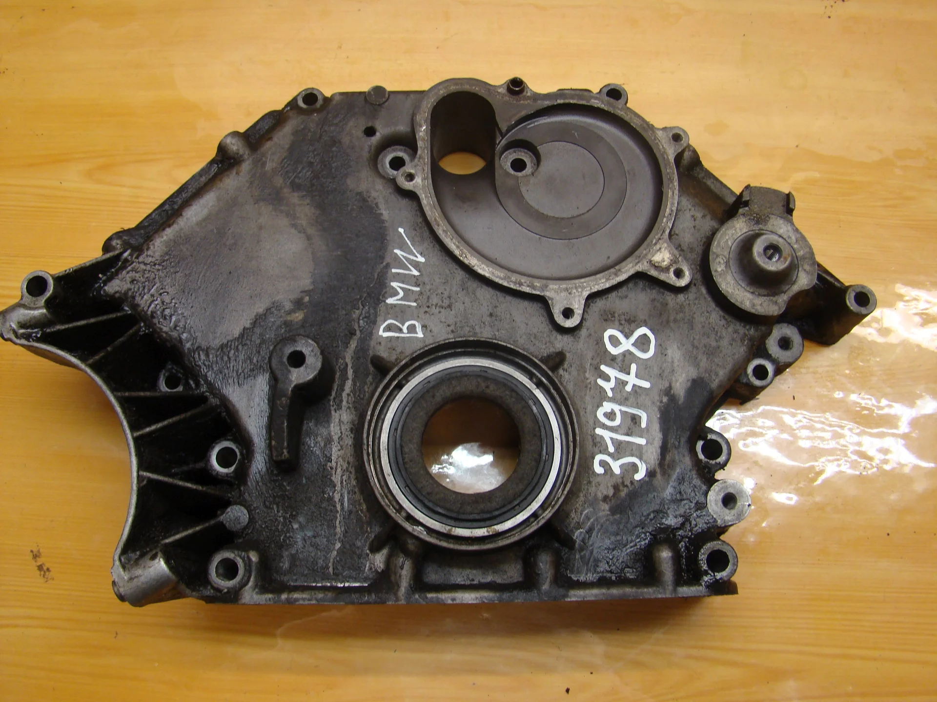 Крышка двигателя передняя BMW 7 серия IV - E66 N62B44A 7513333 - изображение 1