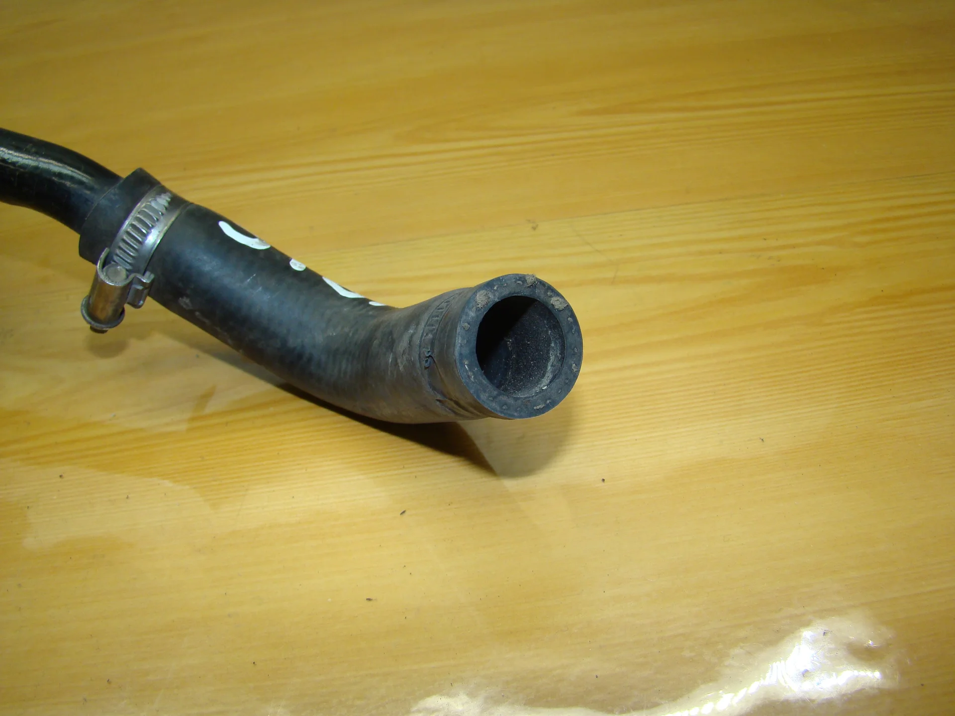 Патрубок отопителя Mercedes-Benz W124 A1248305915 - миниатюра 2