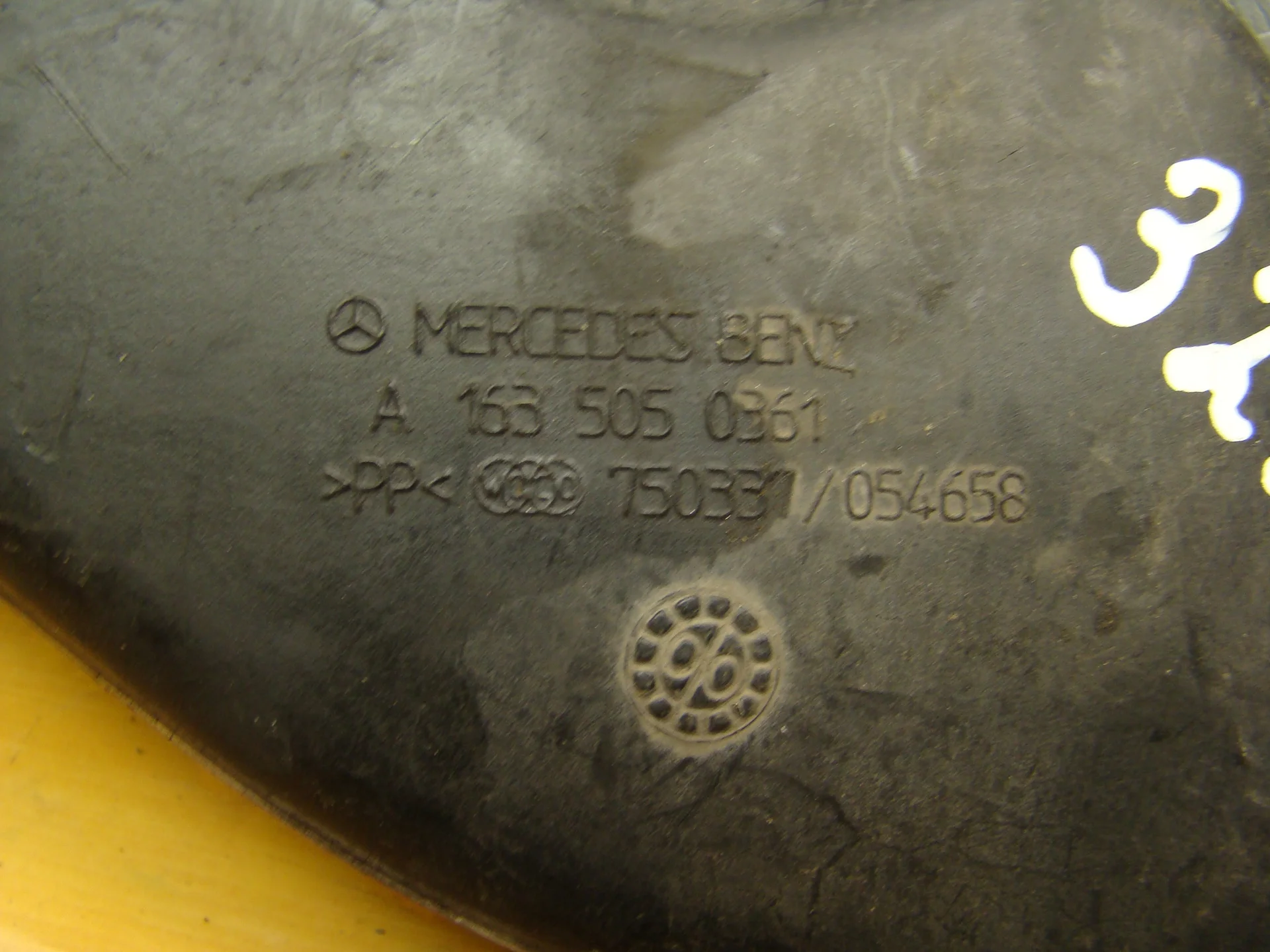 Патрубок воздушного фильтра Mercedes-Benz W163 A1635050361 - миниатюра 2