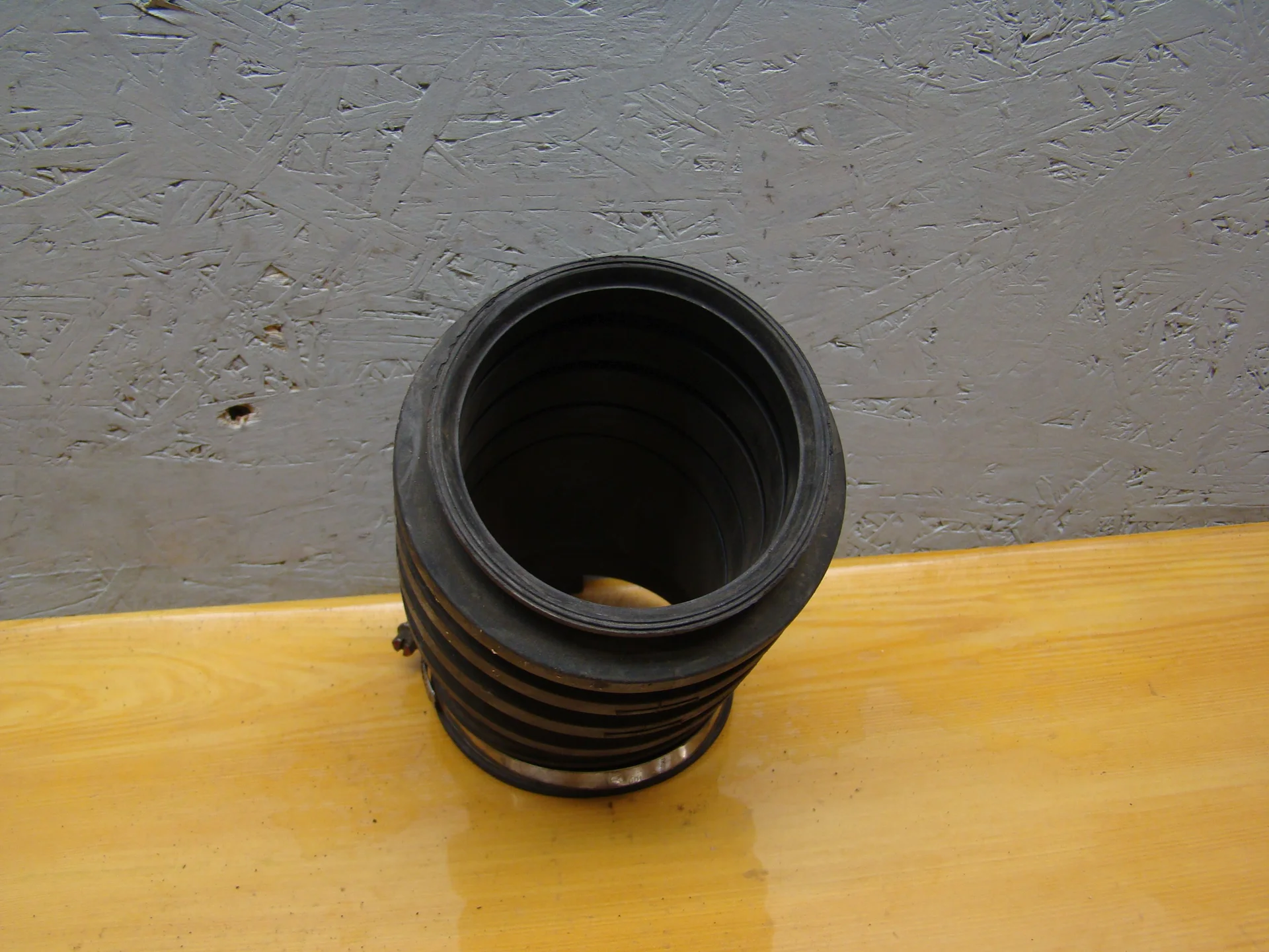Патрубок впускного коллектора Mercedes-Benz W210 112 A1121410082 - миниатюра 2