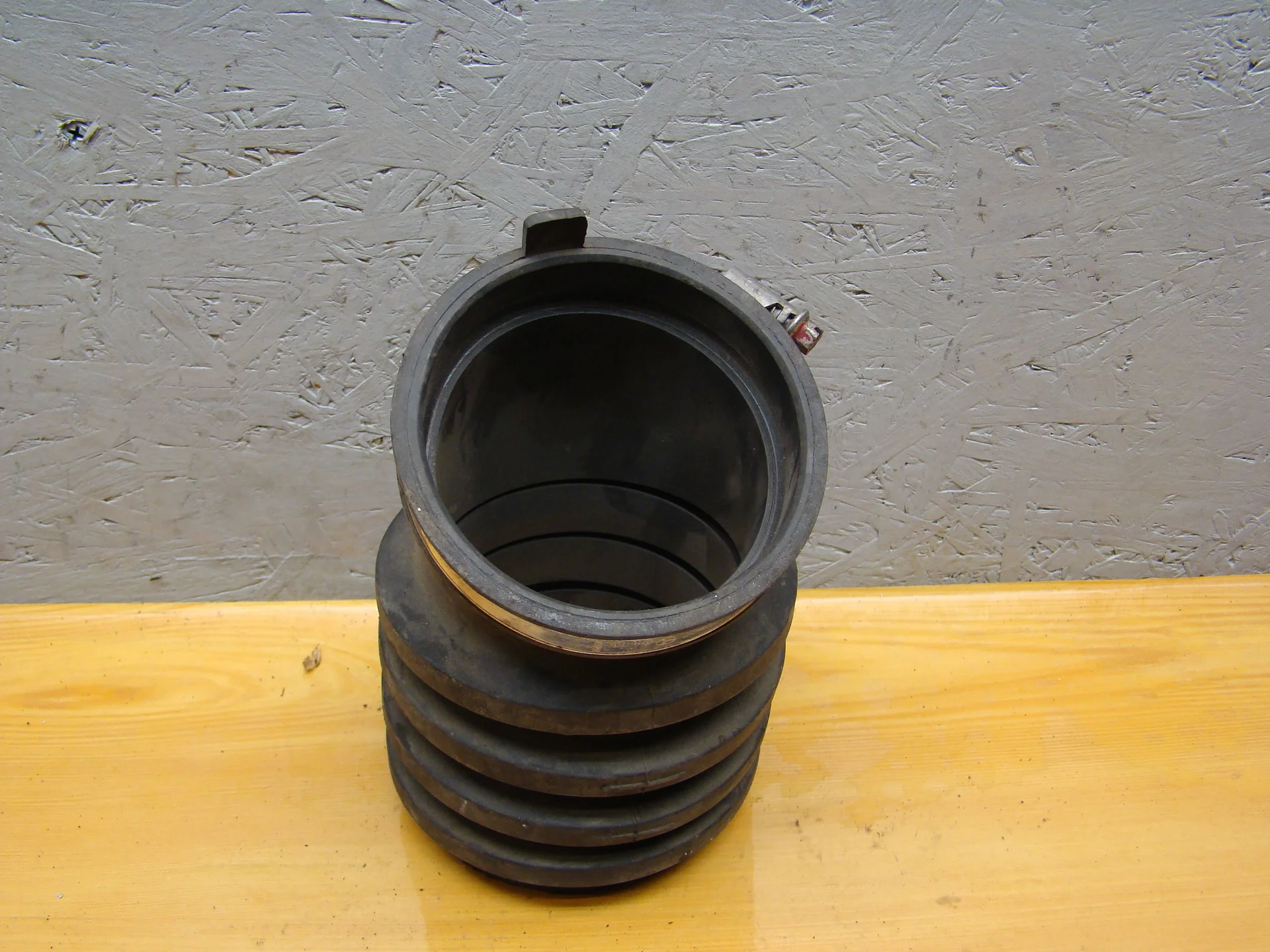Патрубок впускного коллектора Mercedes-Benz W210 112 A1121410082 - миниатюра 3
