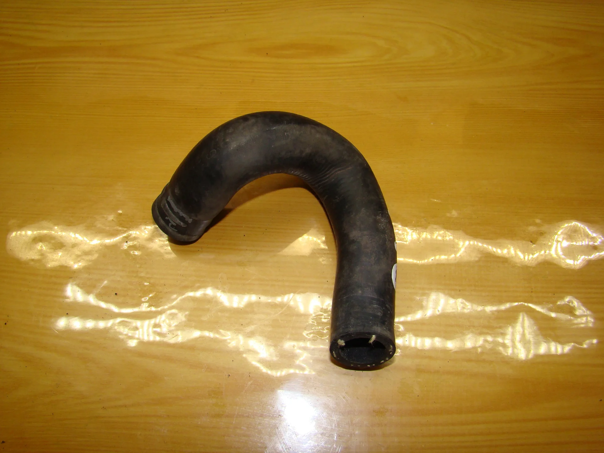 Патрубок отопителя Mercedes-Benz W210 A2108323294 - изображение 1