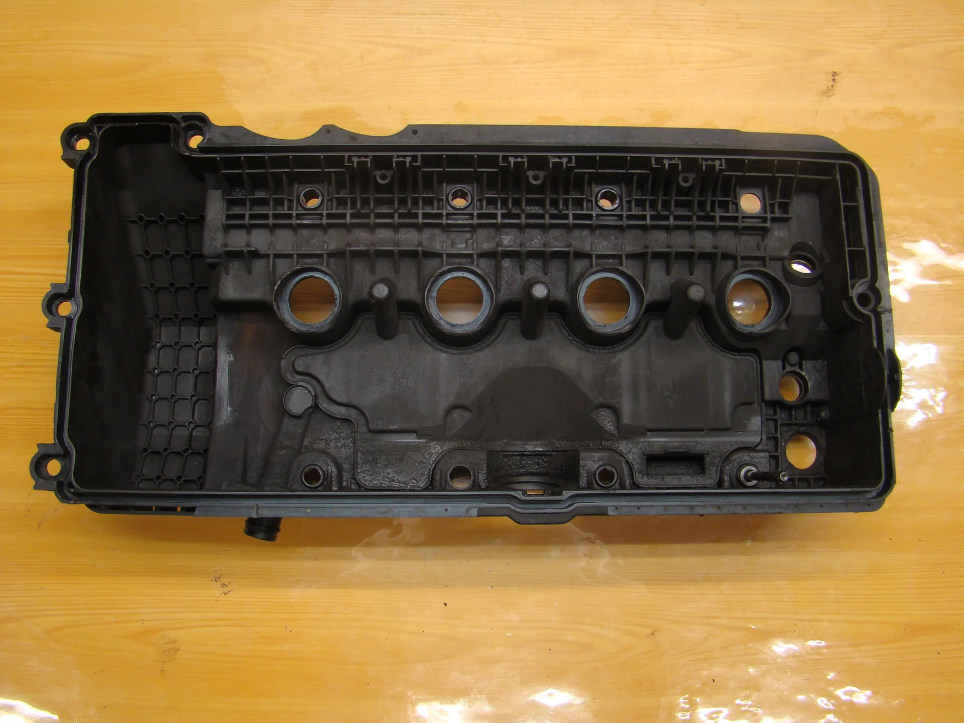 Крышка клапанная левая BMW 7 серия IV - E66 N62B44A 11127518076 - миниатюра 2