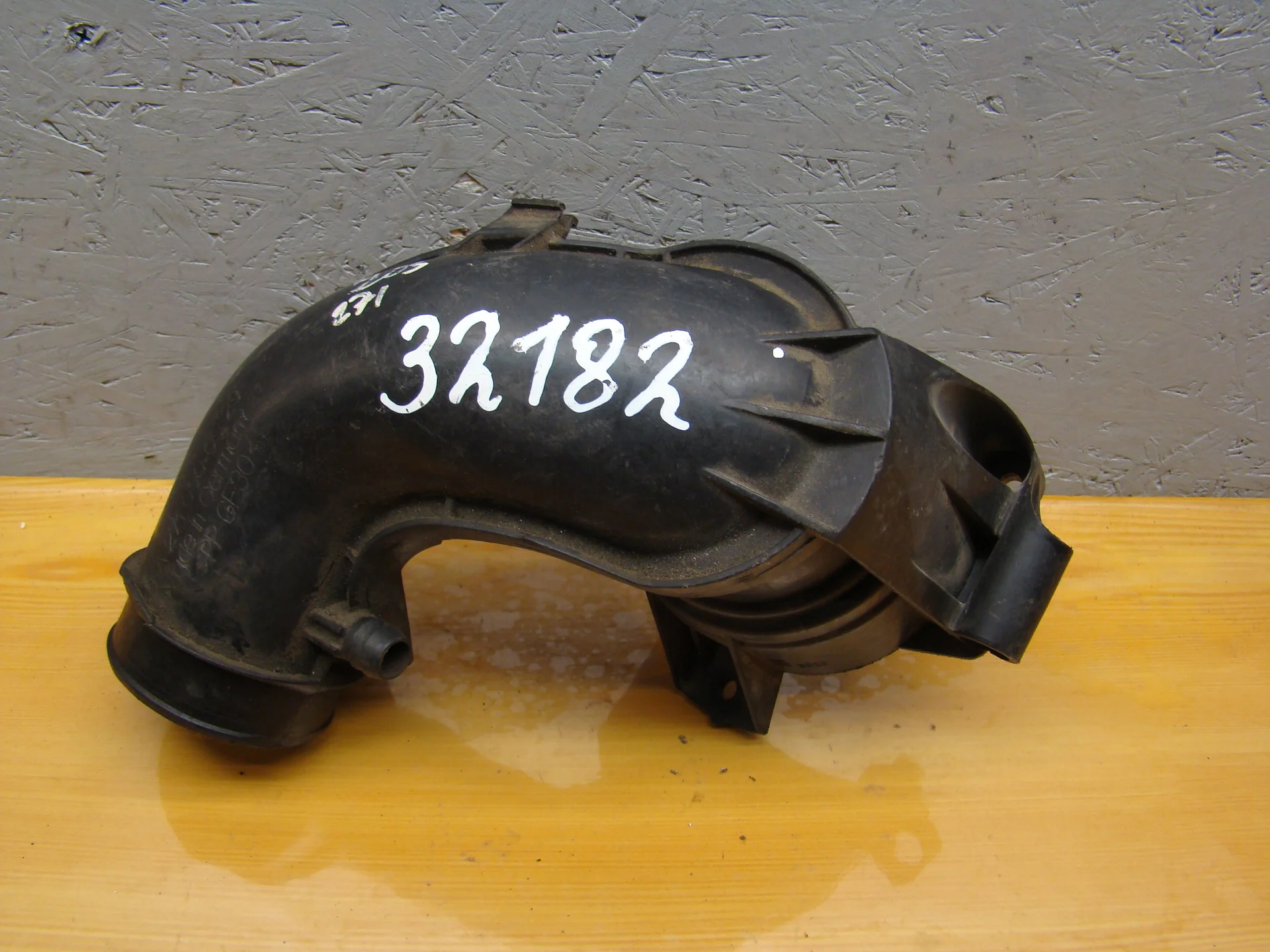 Патрубок впускного коллектора Mercedes-Benz W203 271 A2710900629 - миниатюра 3