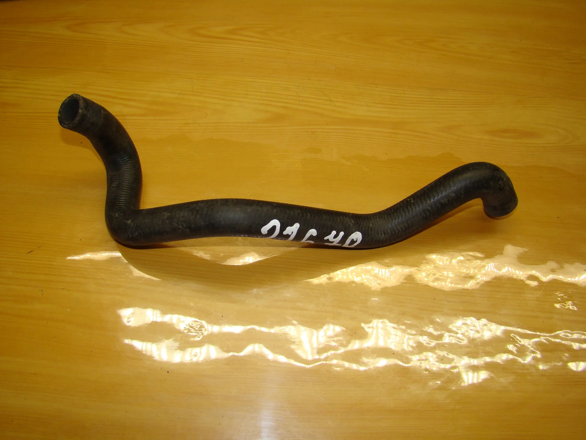 Патрубок отопителя Mercedes-Benz W210 A2108322794 - изображение 1