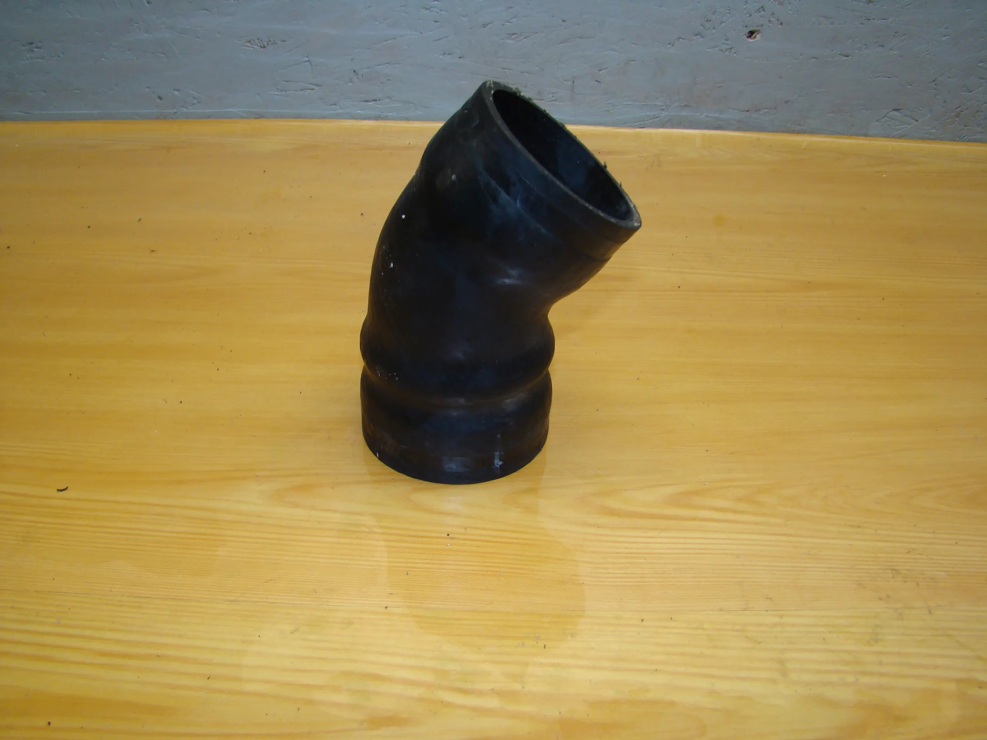 Патрубок впускного коллектора Mercedes-Benz W202 111 A1111402112 - изображение 1