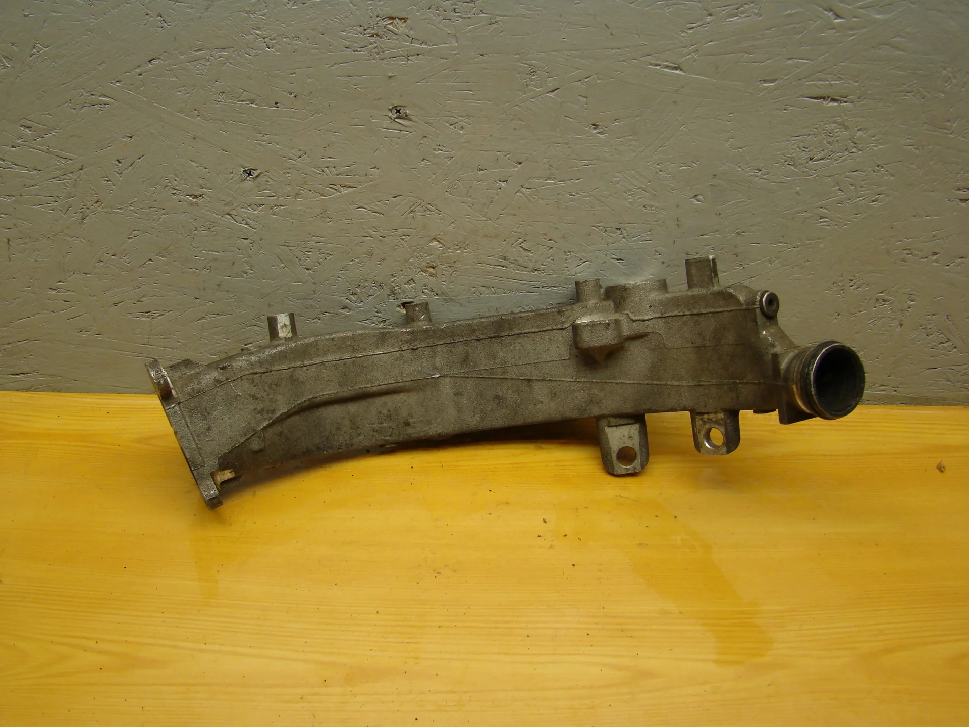 Трубка картерных газов Mercedes-Benz W163 611 A6111400208 - миниатюра 2