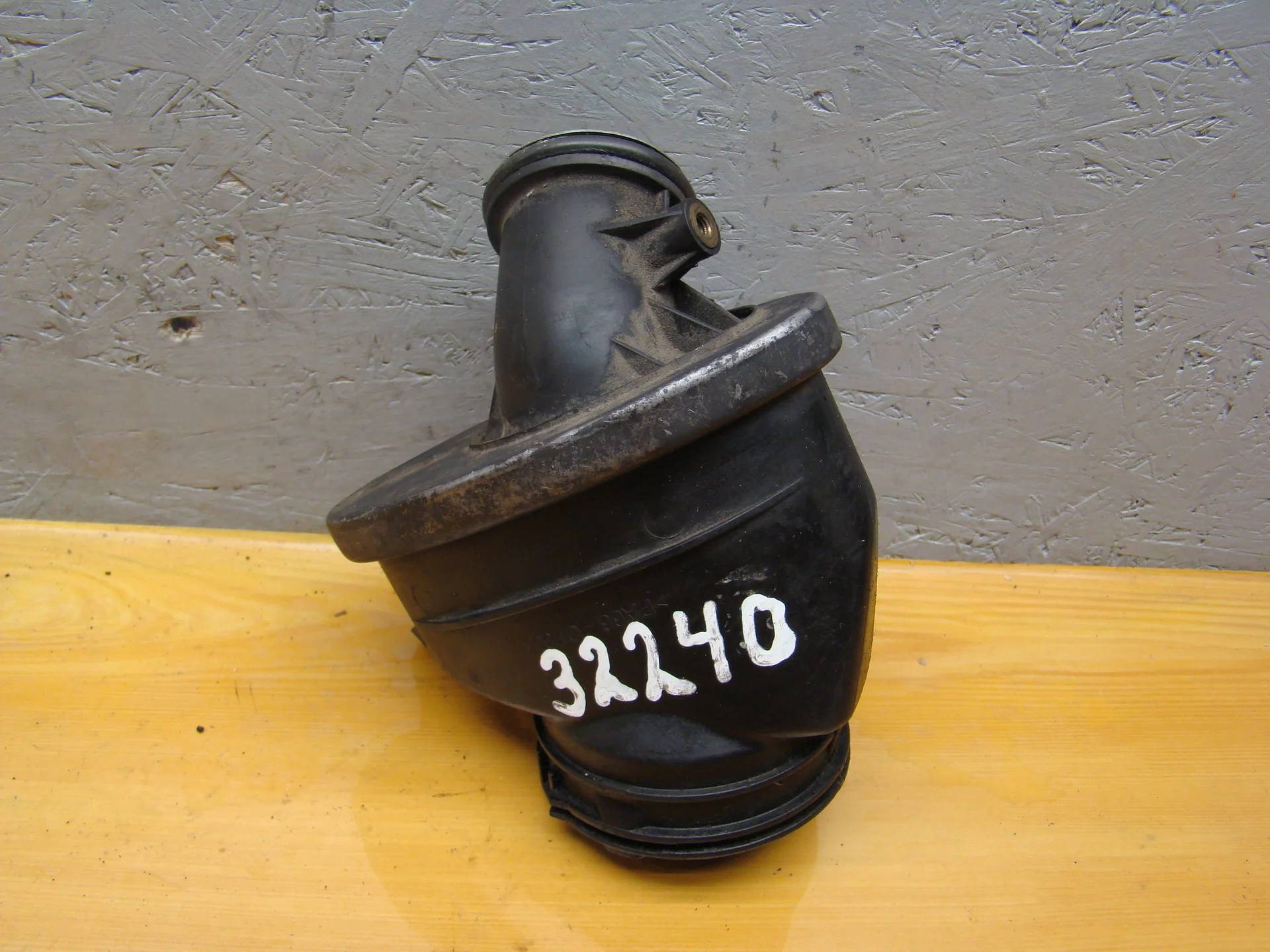Патрубок турбины Mercedes-Benz W204 646 A6460980307 - изображение 1