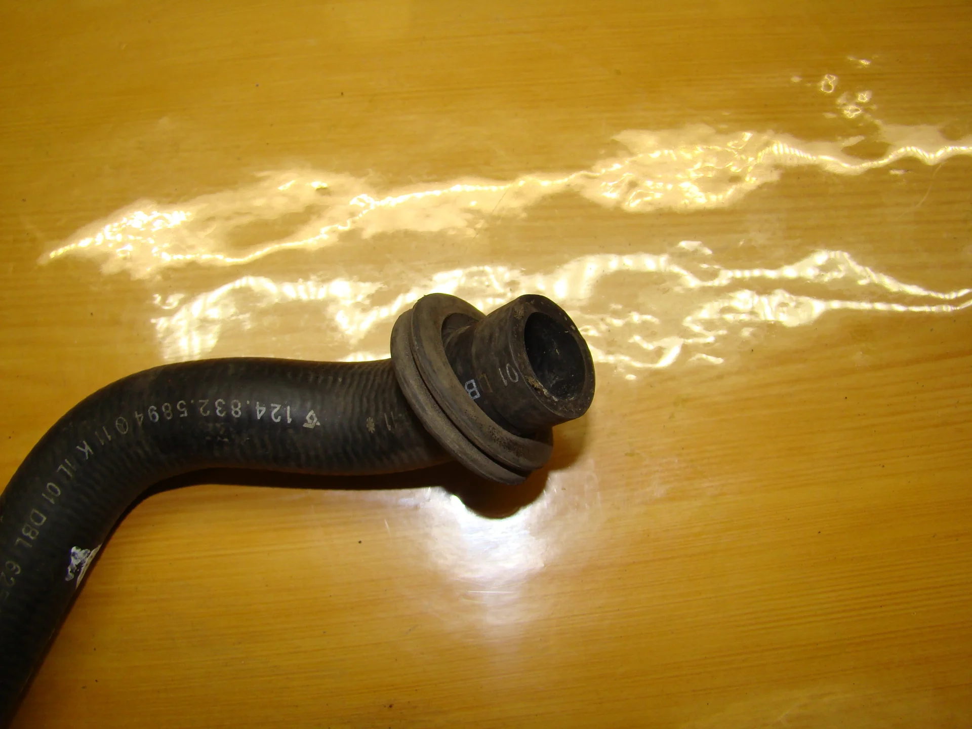 Патрубок отопителя Mercedes-Benz W124  A1248325894 - миниатюра 3