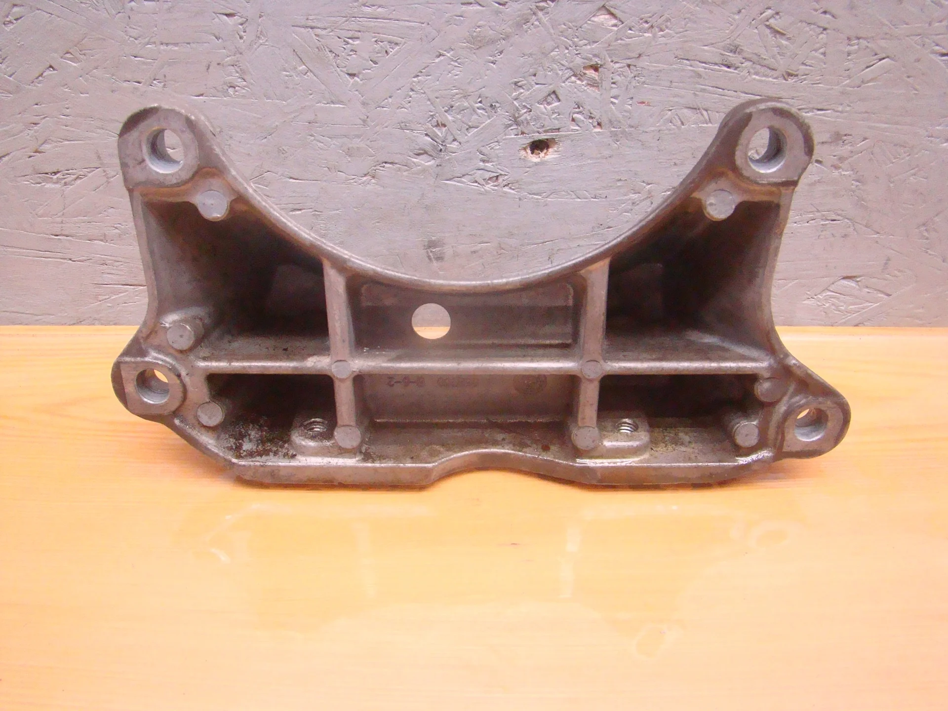 Кронштейн КПП Mercedes-Benz W204 651 A2112420340 - миниатюра 3