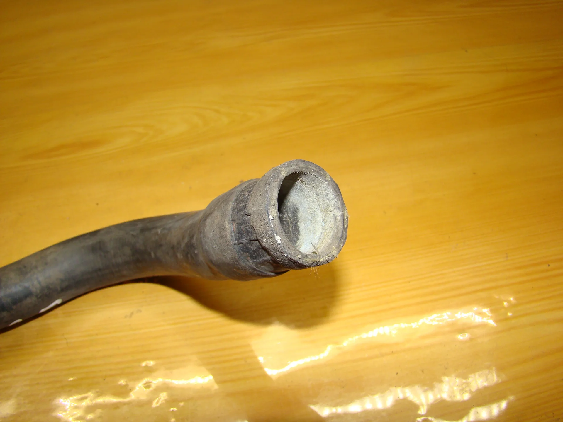 Патрубок отопителя Mercedes-Benz W123  A1238327594 - миниатюра 2