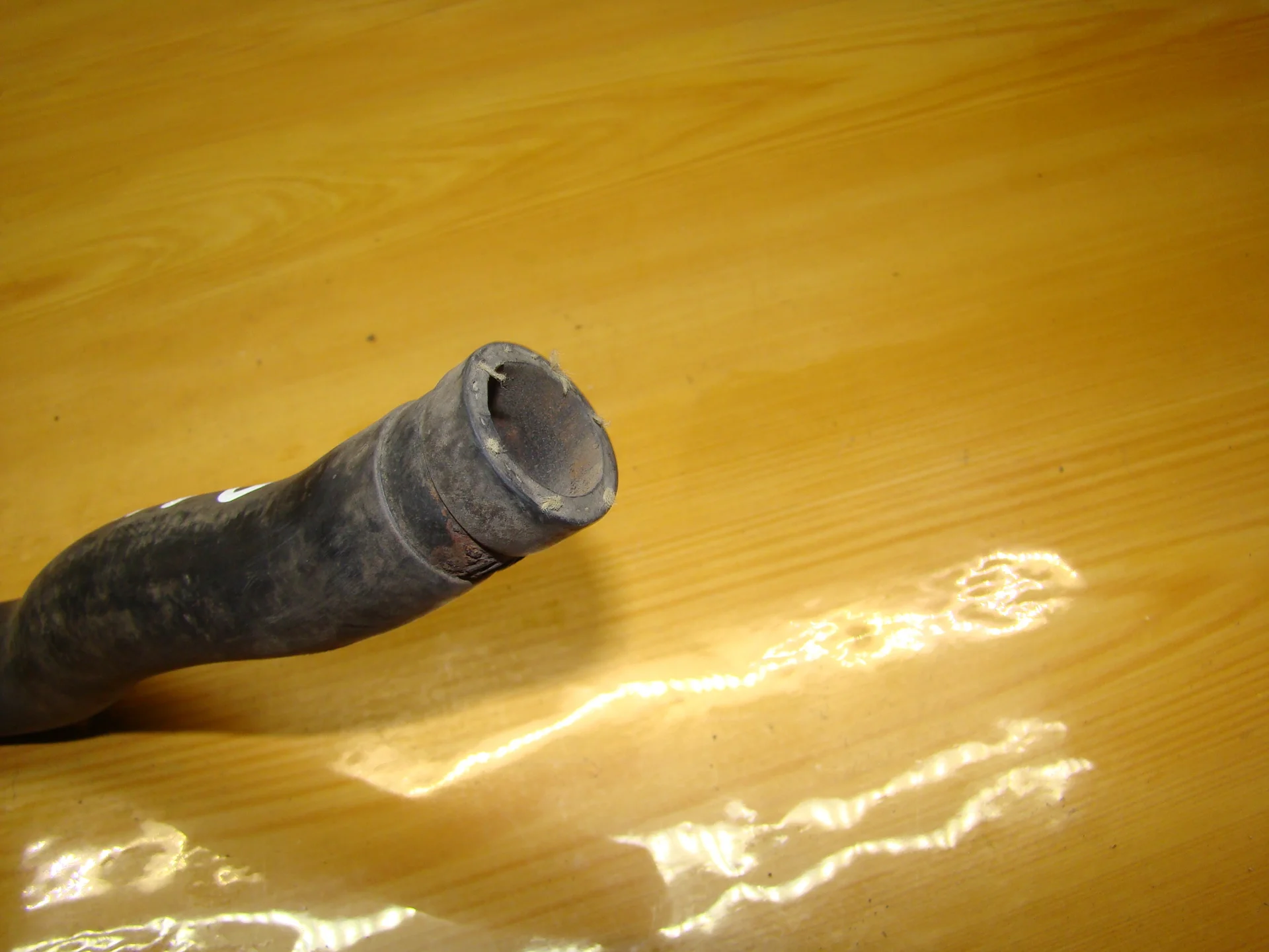 Патрубок отопителя Mercedes-Benz W123  A1238327594 - миниатюра 3