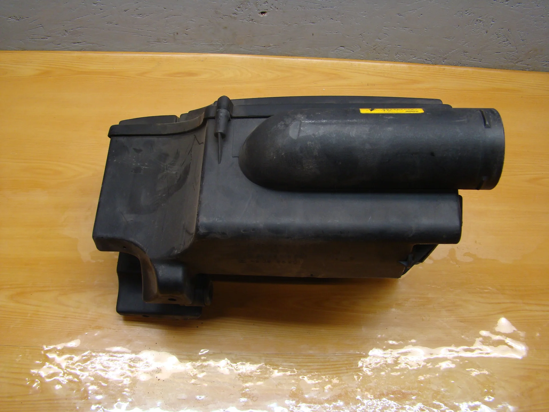 Корпус воздушного фильтра Mercedes-Benz W168 166 A1660940001 - миниатюра 4