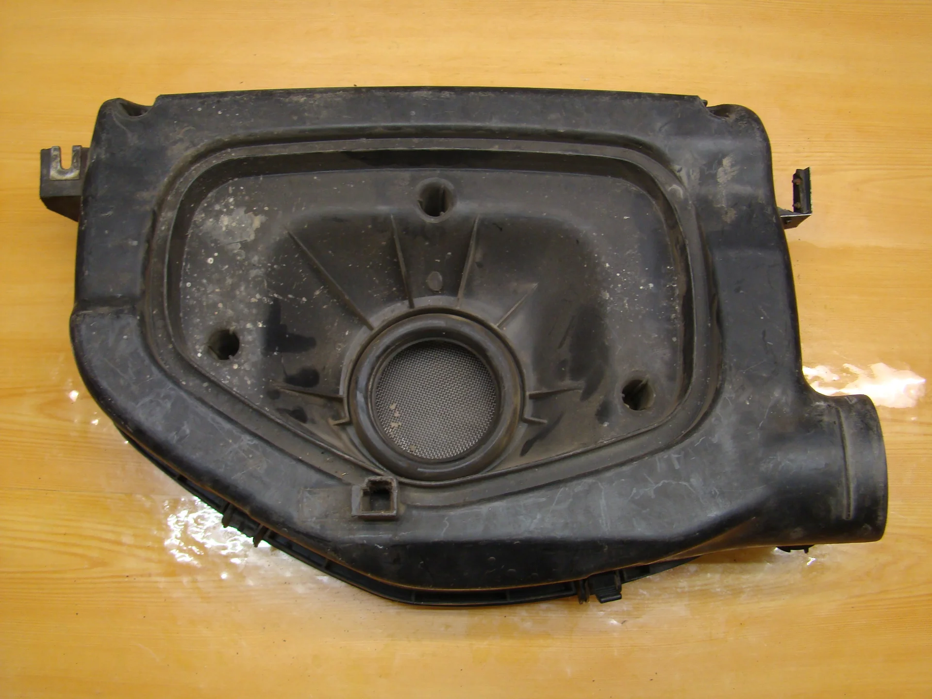 Корпус воздушного фильтра Mercedes-Benz W140 104 A0160948902 - миниатюра 2