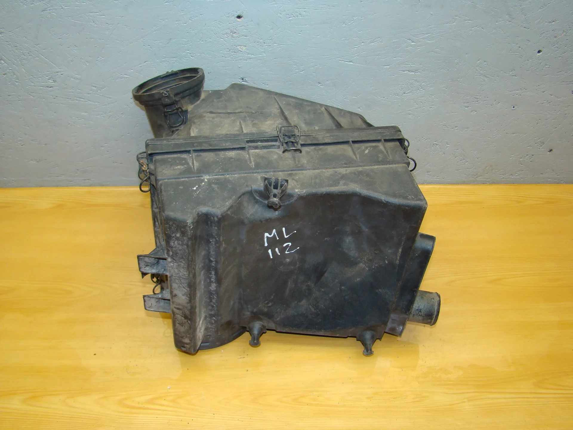 Корпус воздушного фильтра Mercedes-Benz W163 112 A1635050160 - миниатюра 2