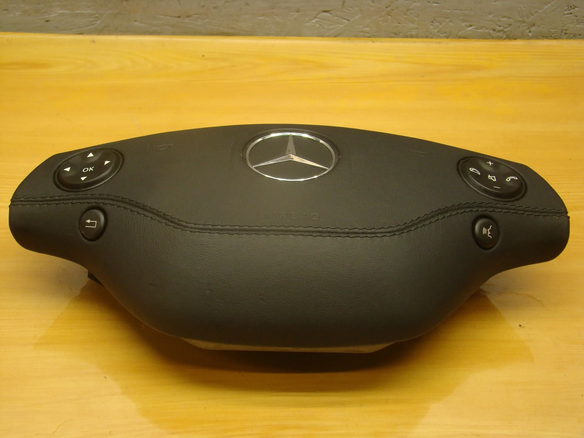 Подушка безопасности в руль Mercedes-Benz W221 - миниатюра 2