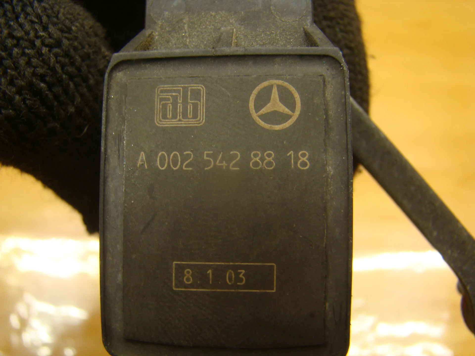 Датчик уровня кузова задний Mercedes-Benz R230 A0025428818 - миниатюра 2