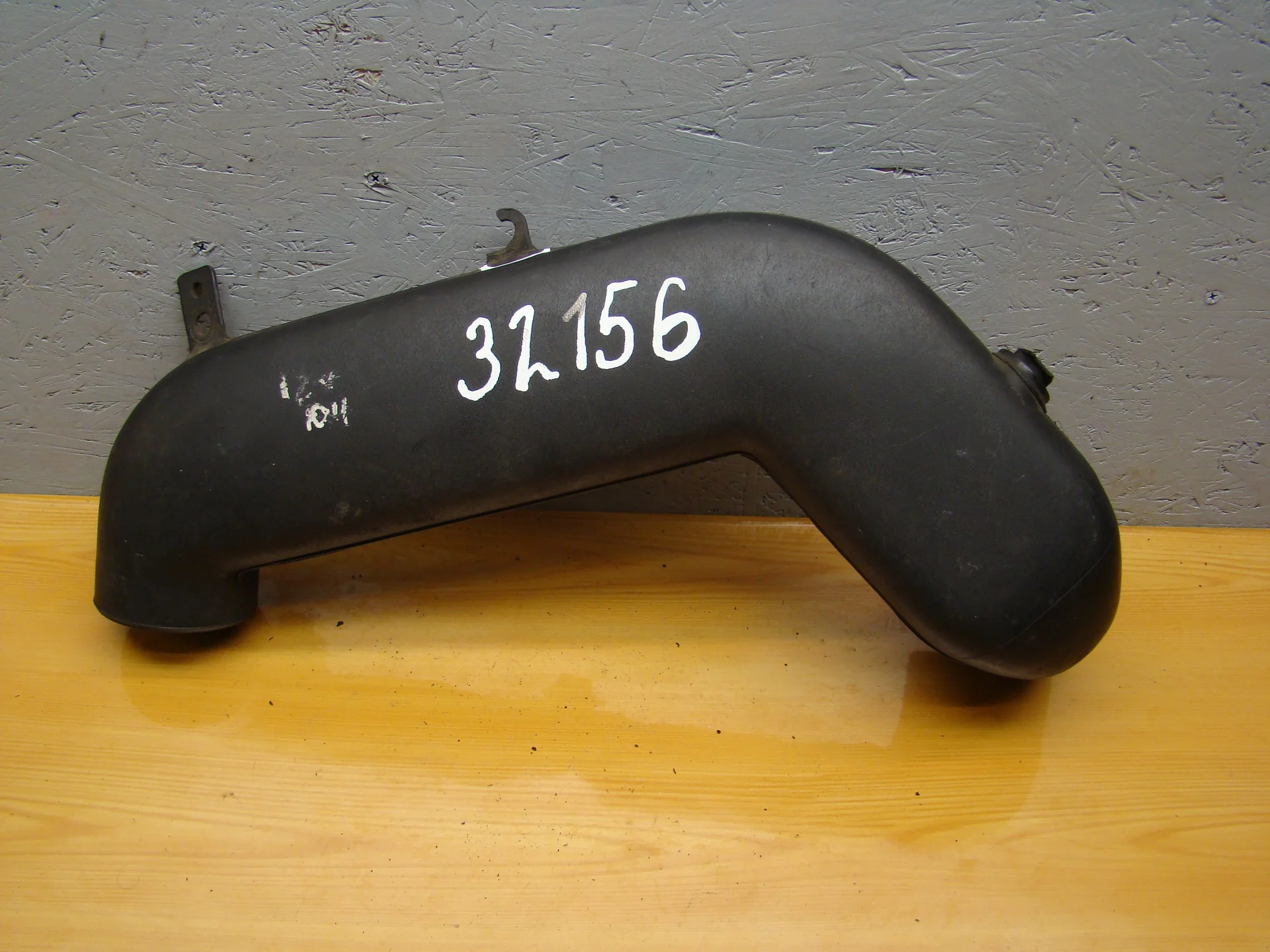Патрубок впускного коллектора Mercedes-Benz W140 104 A1041412204 - изображение 1