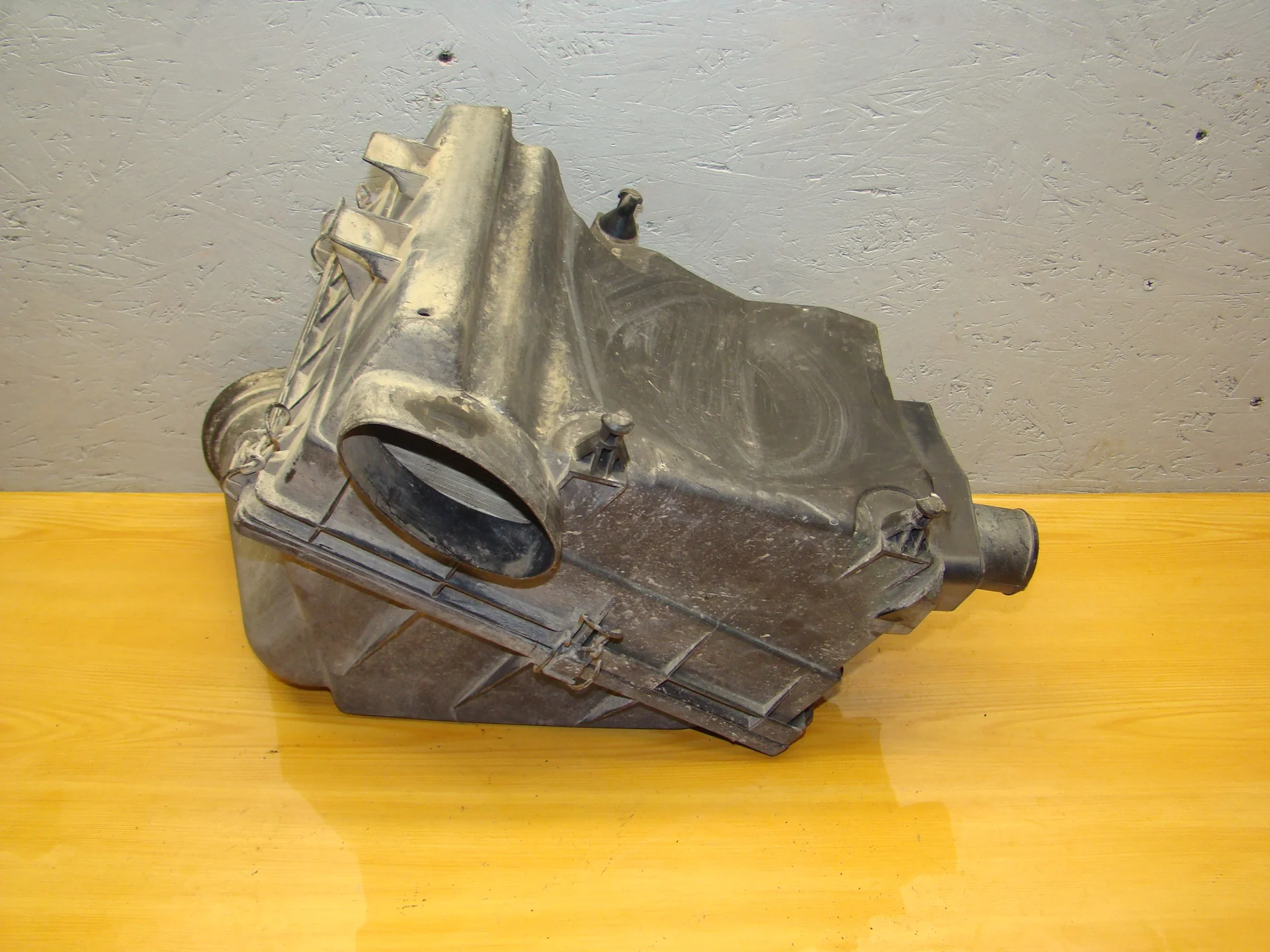 Корпус воздушного фильтра Mercedes-Benz W163 112 A1635050160 - миниатюра 2