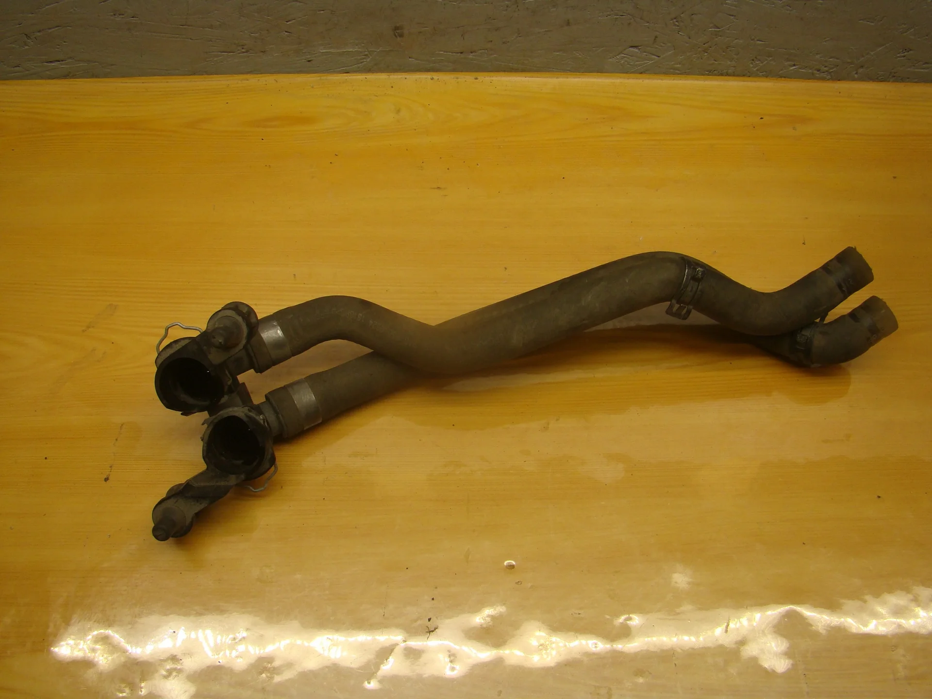 Патрубок отопителя Mercedes-Benz W210 112 A2108300024 - миниатюра 2