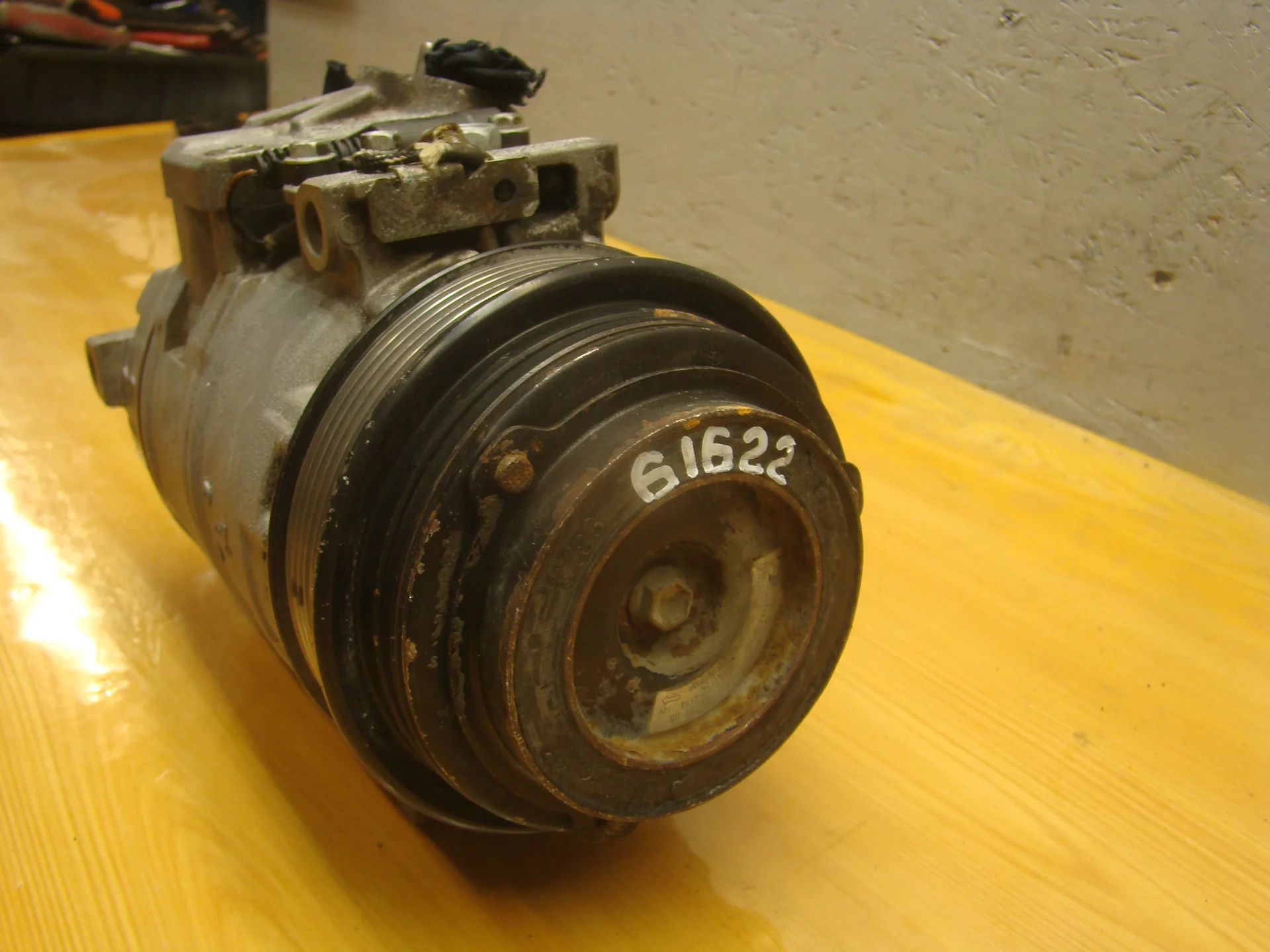 Компрессор кондиционера Mercedes-Benz W210 112 A0002307011 - миниатюра 2