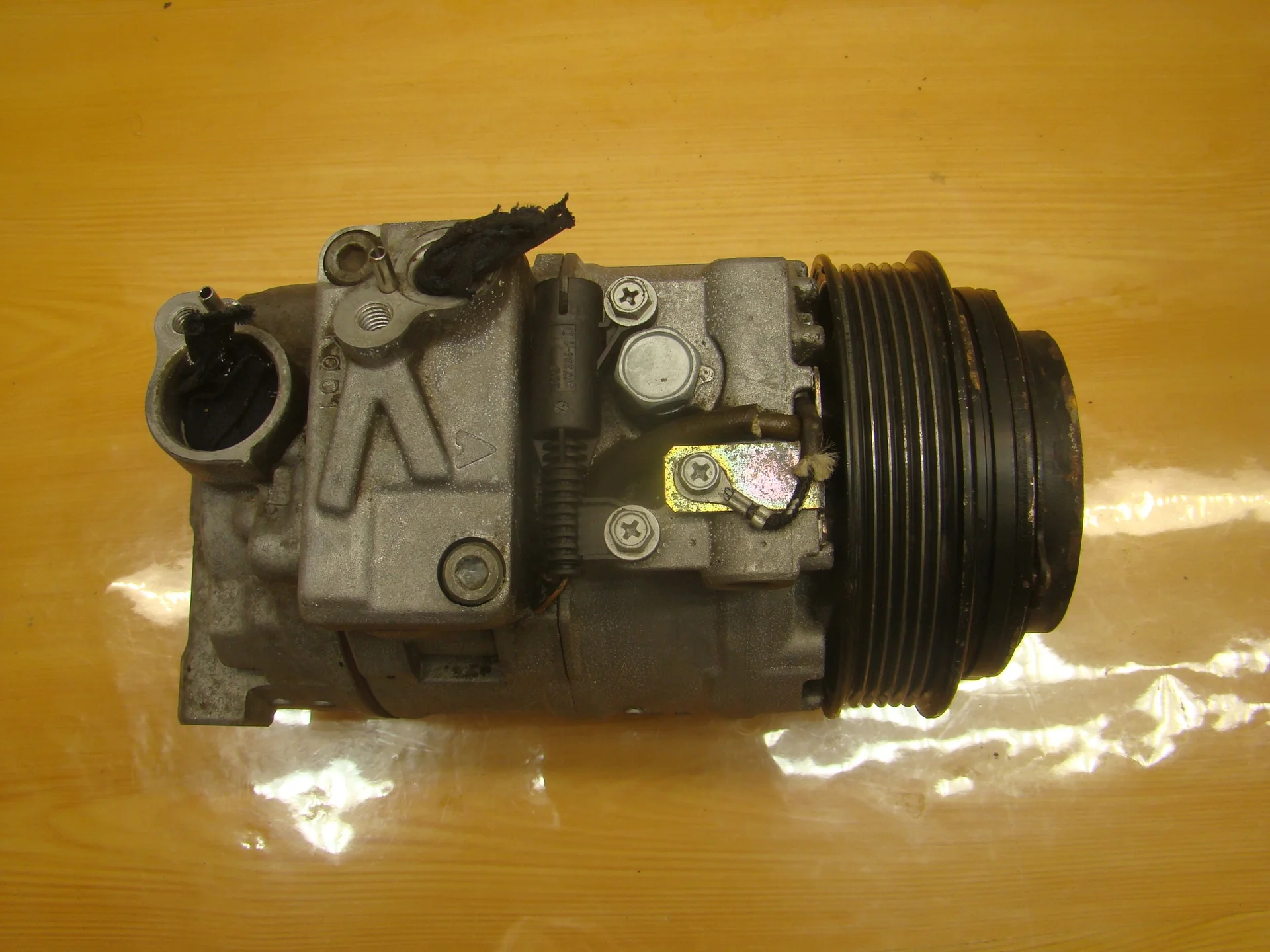 Компрессор кондиционера Mercedes-Benz W210 112 A0002307011 - миниатюра 3