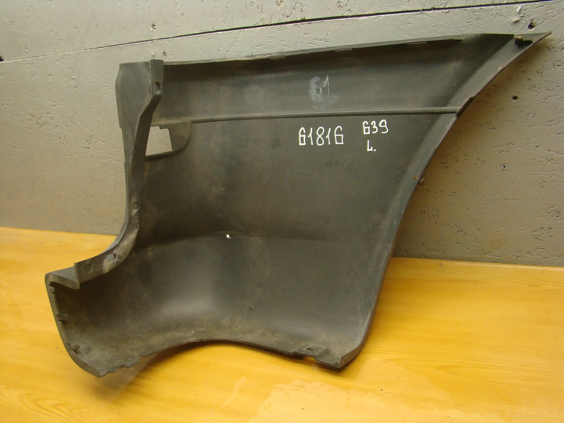 Бампер задний левая часть Mercedes-Benz W639 A6398801271 - миниатюра 4