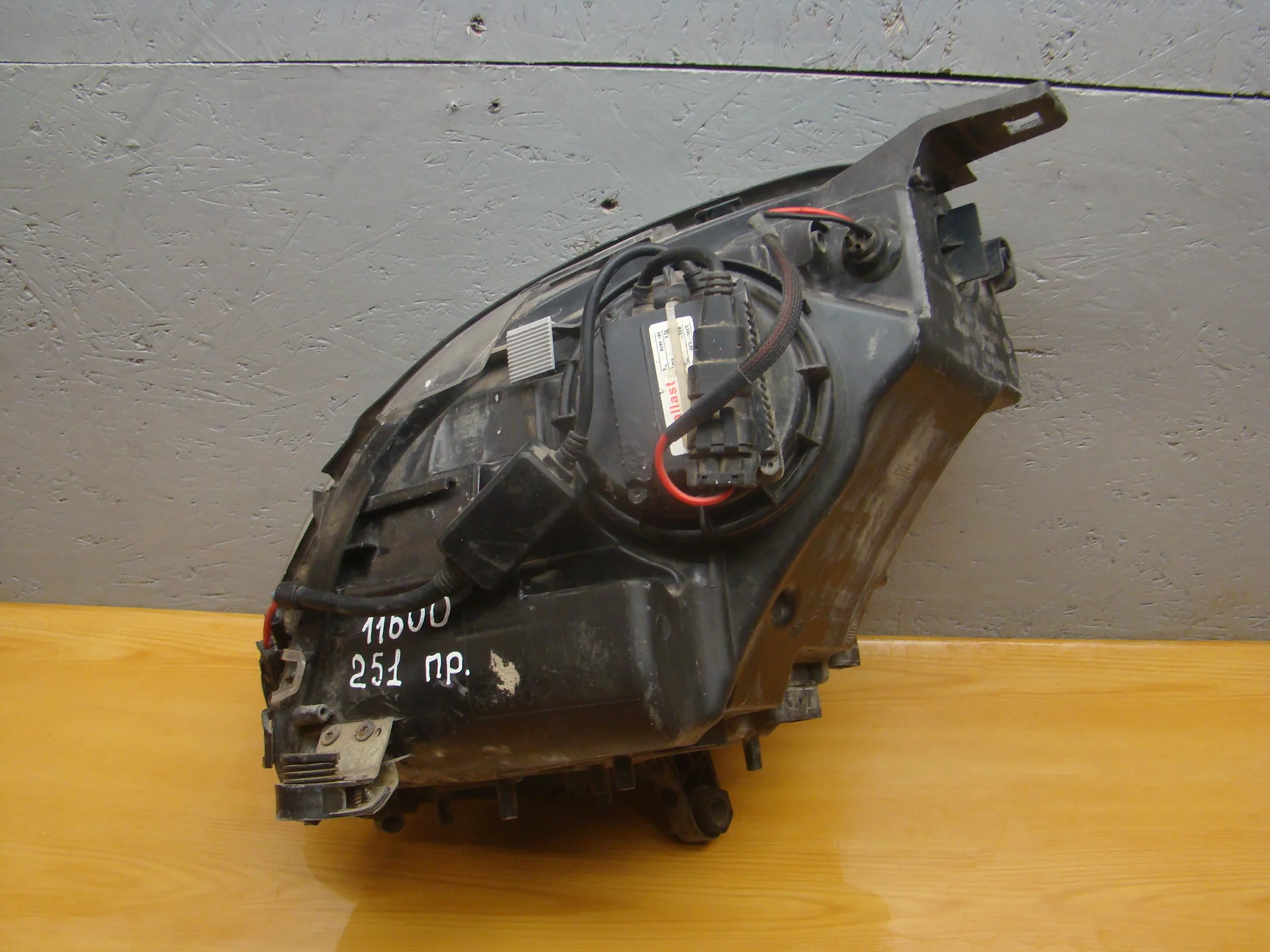 Блок фара правая Mercedes-Benz W251 272 A2518260291 - миниатюра 6