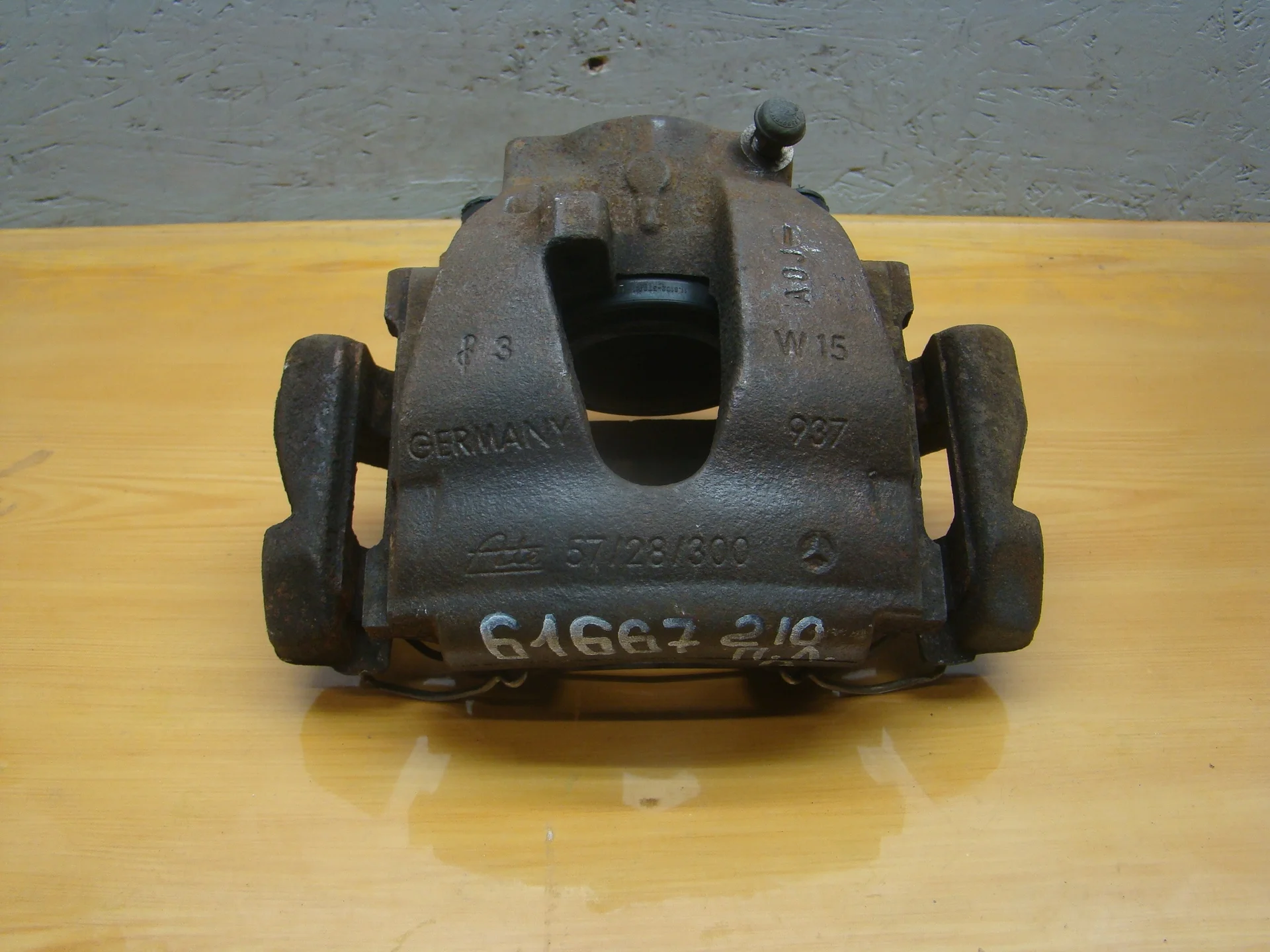 Суппорт передний левый Mercedes-Benz W210 112 A0014203183 - изображение 1